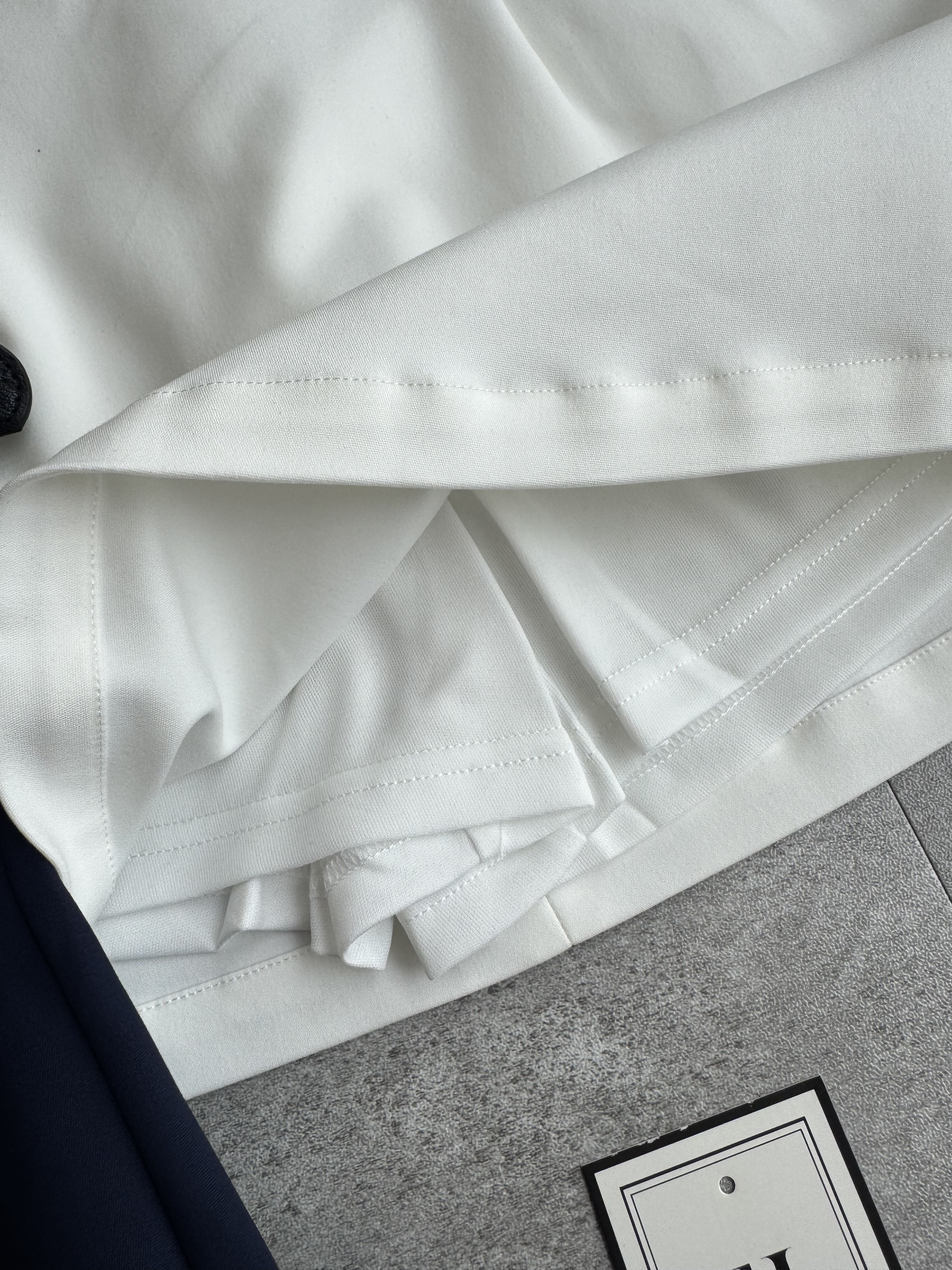 厚版高腰低腰带设计短裙