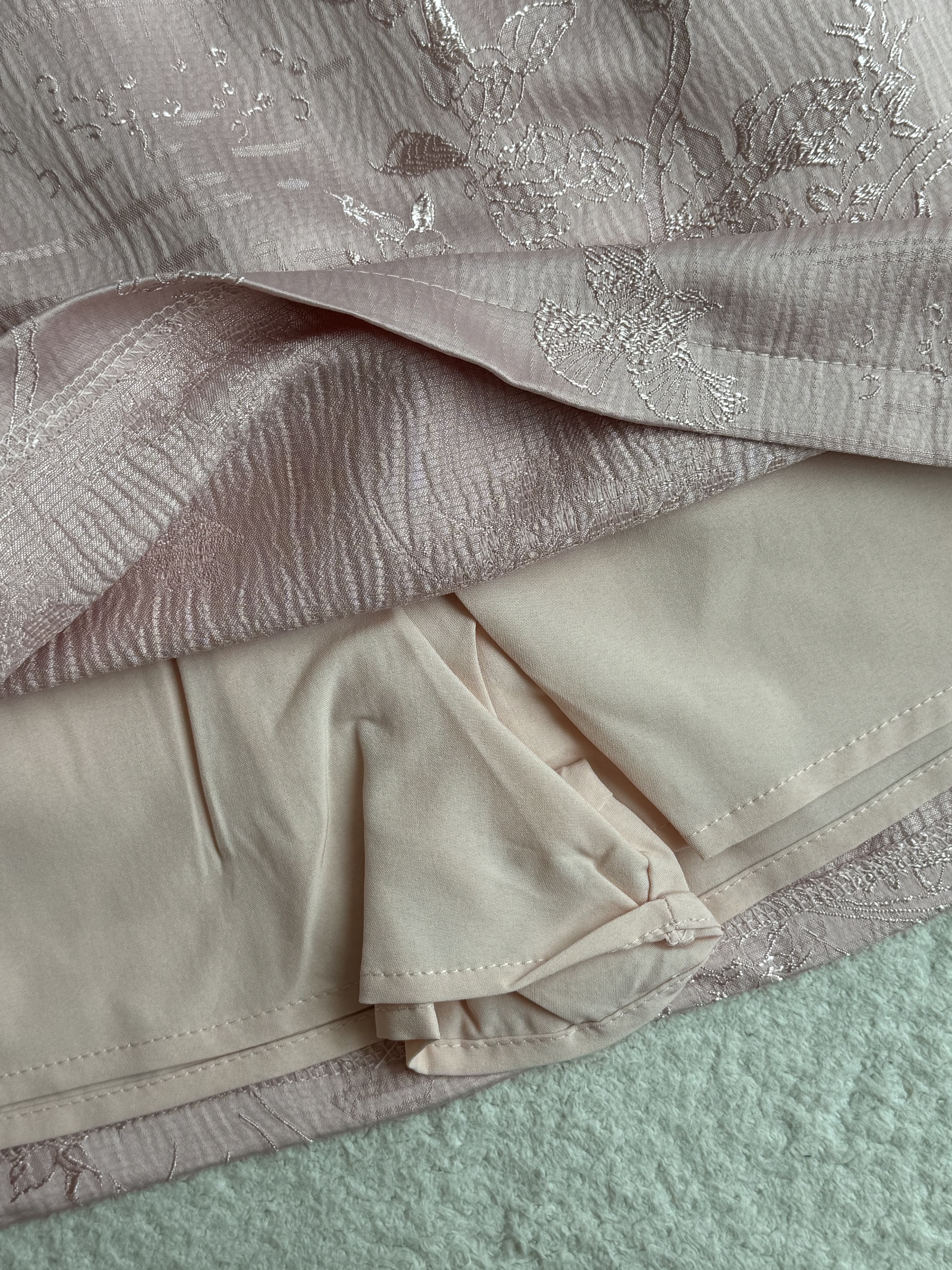 双辫扣短短袖刺绣旗袍短裙套装