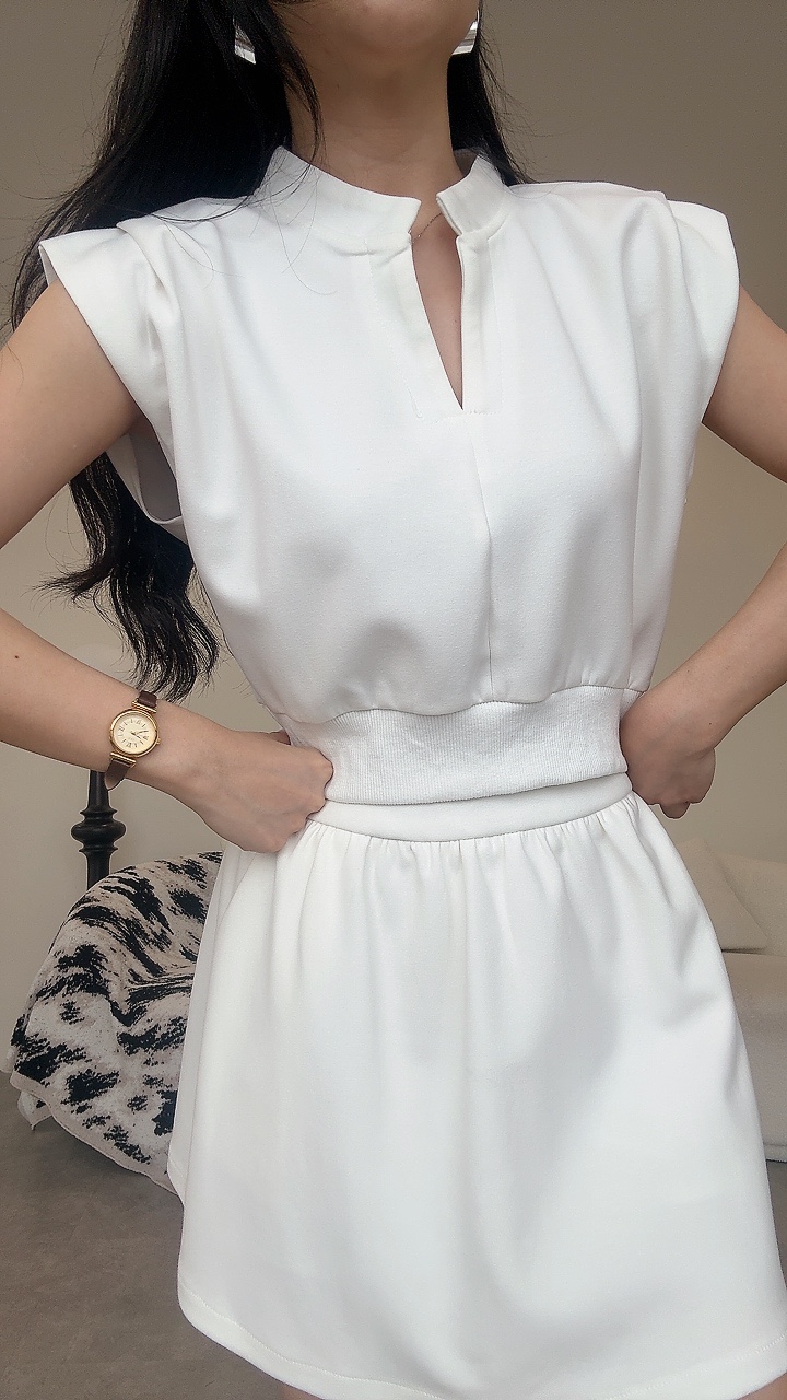 Sporty风过肩袖立领短裙套装