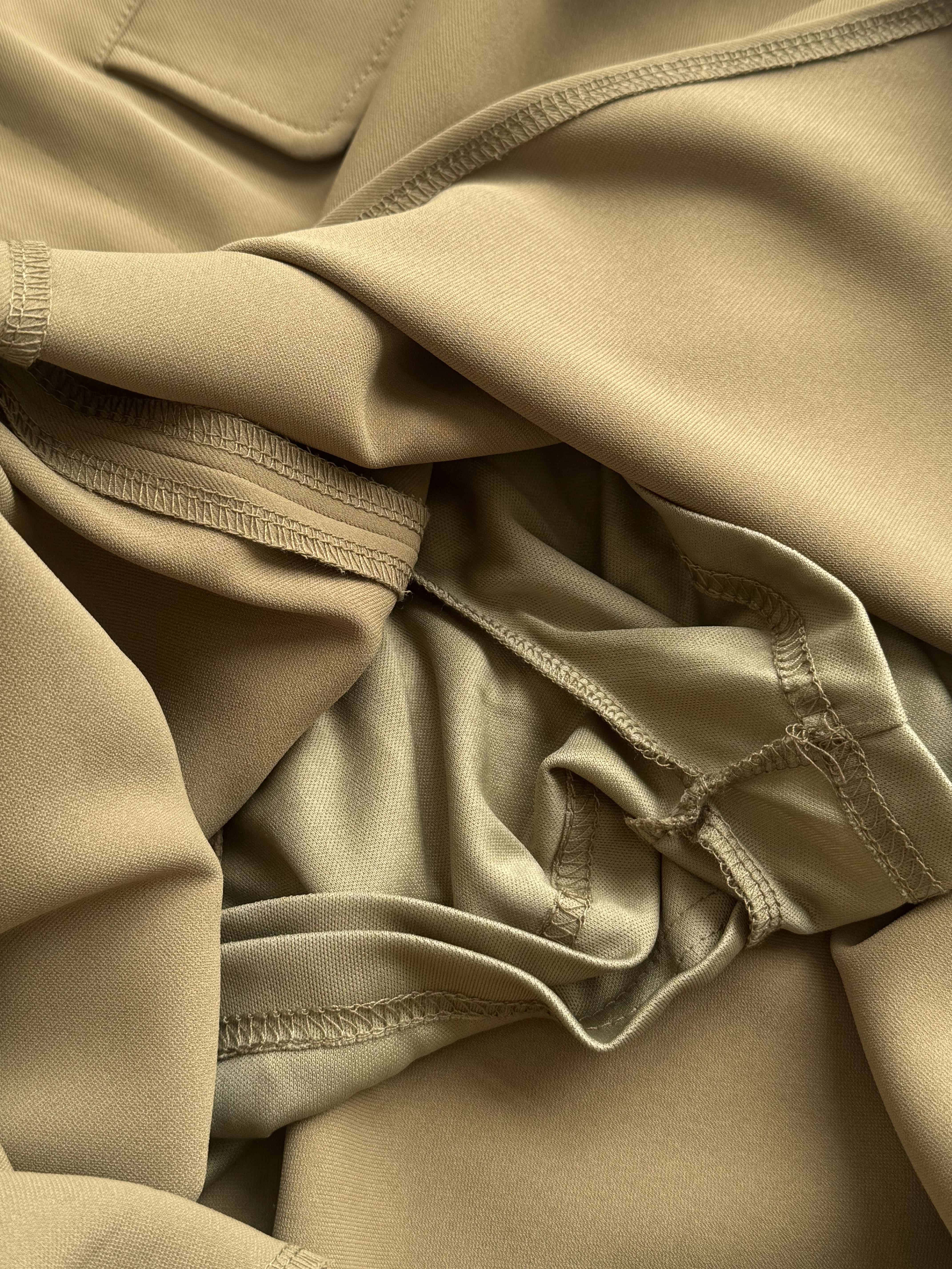 梨形高腰口袋盖设计滑面长裙 