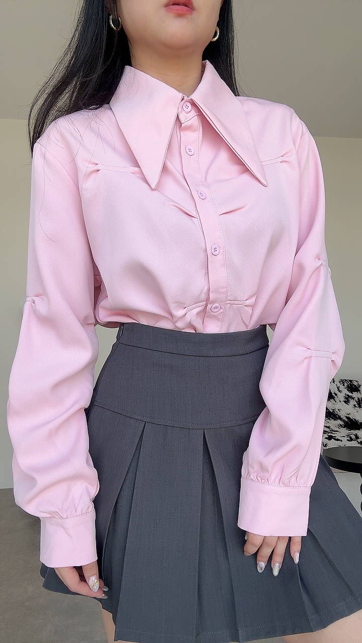 多层次折位尖领衬衫