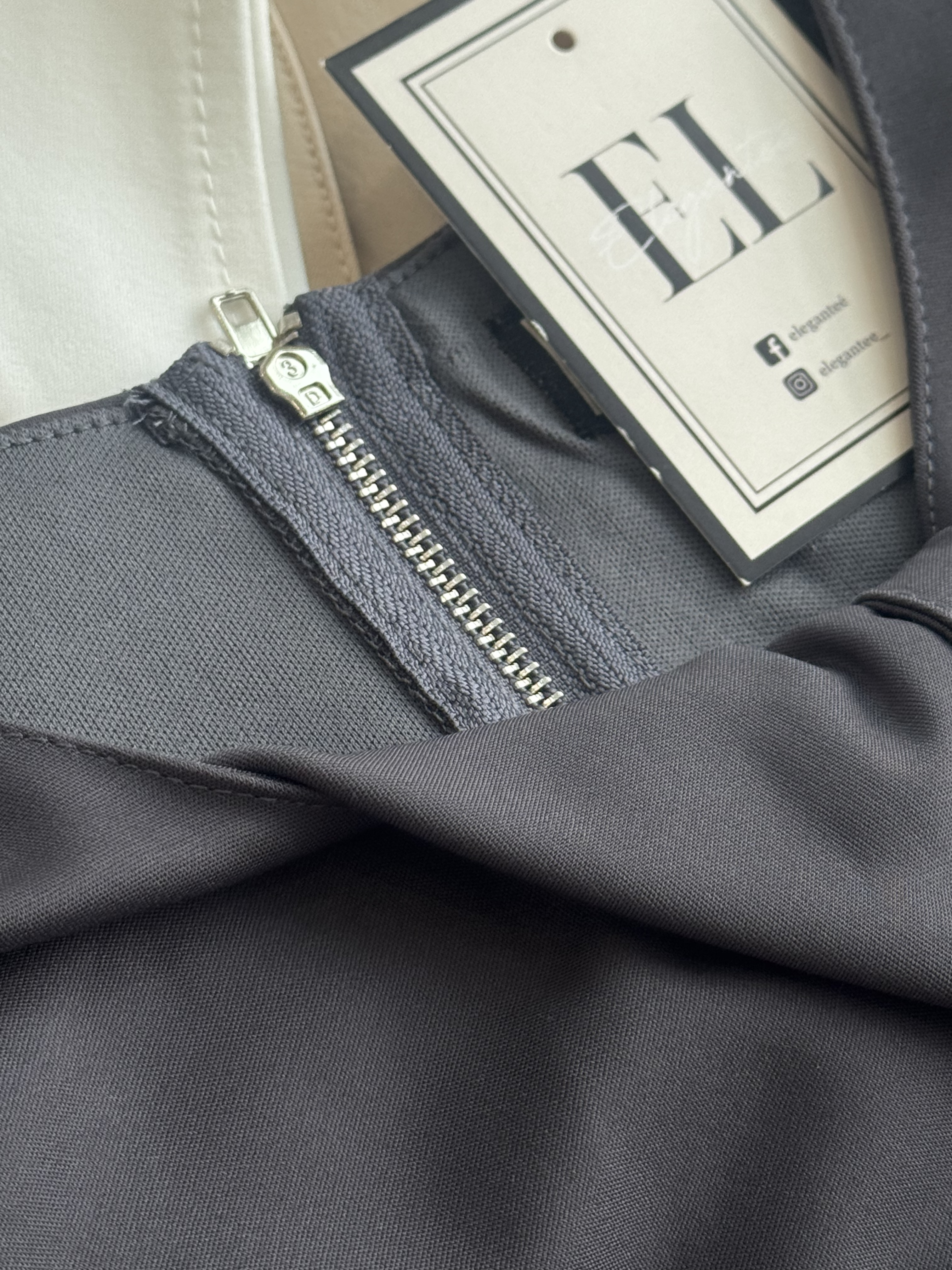 哑面半袖卷领Top