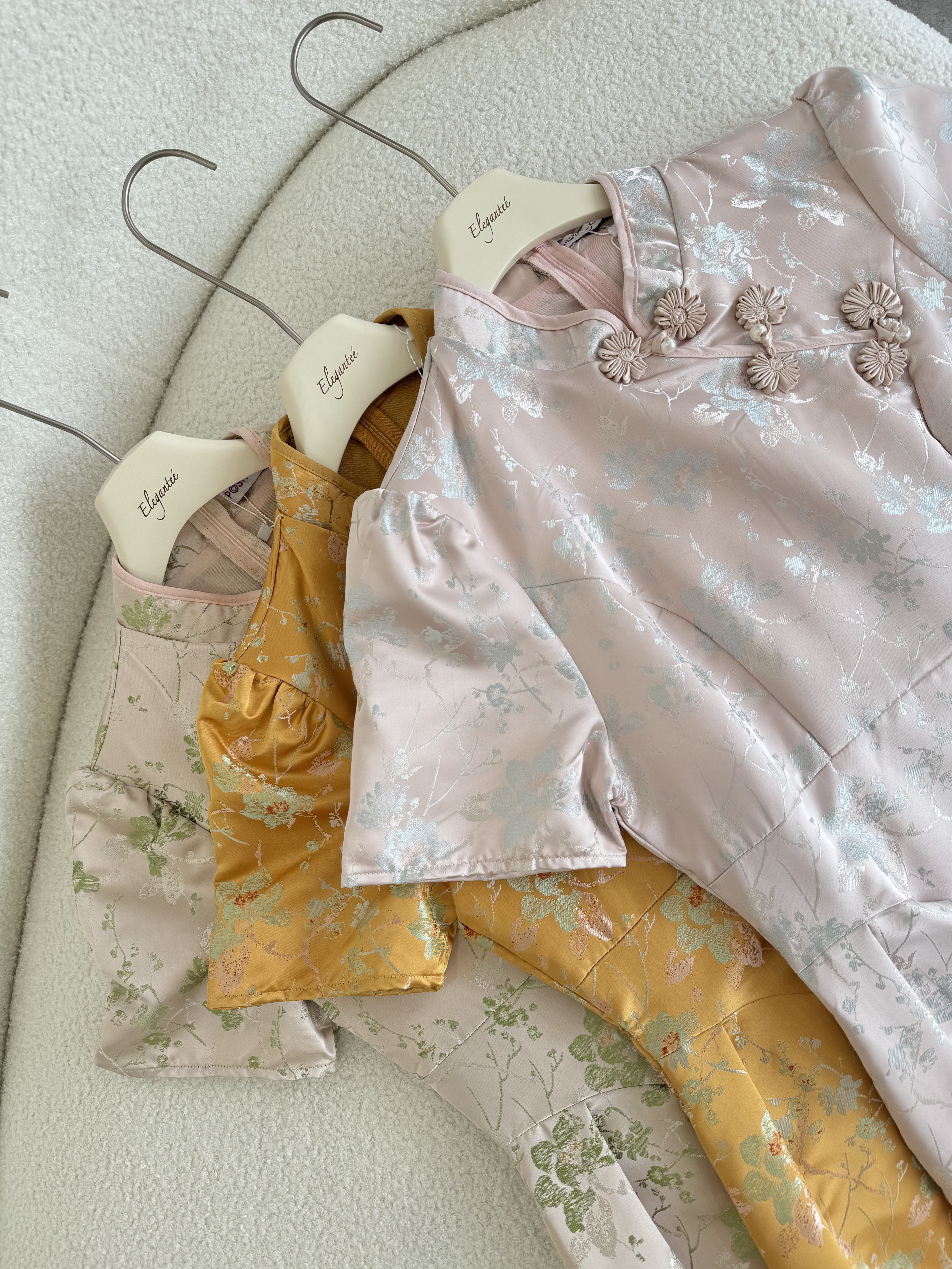 悠雅缎面短袖连身裙旗袍