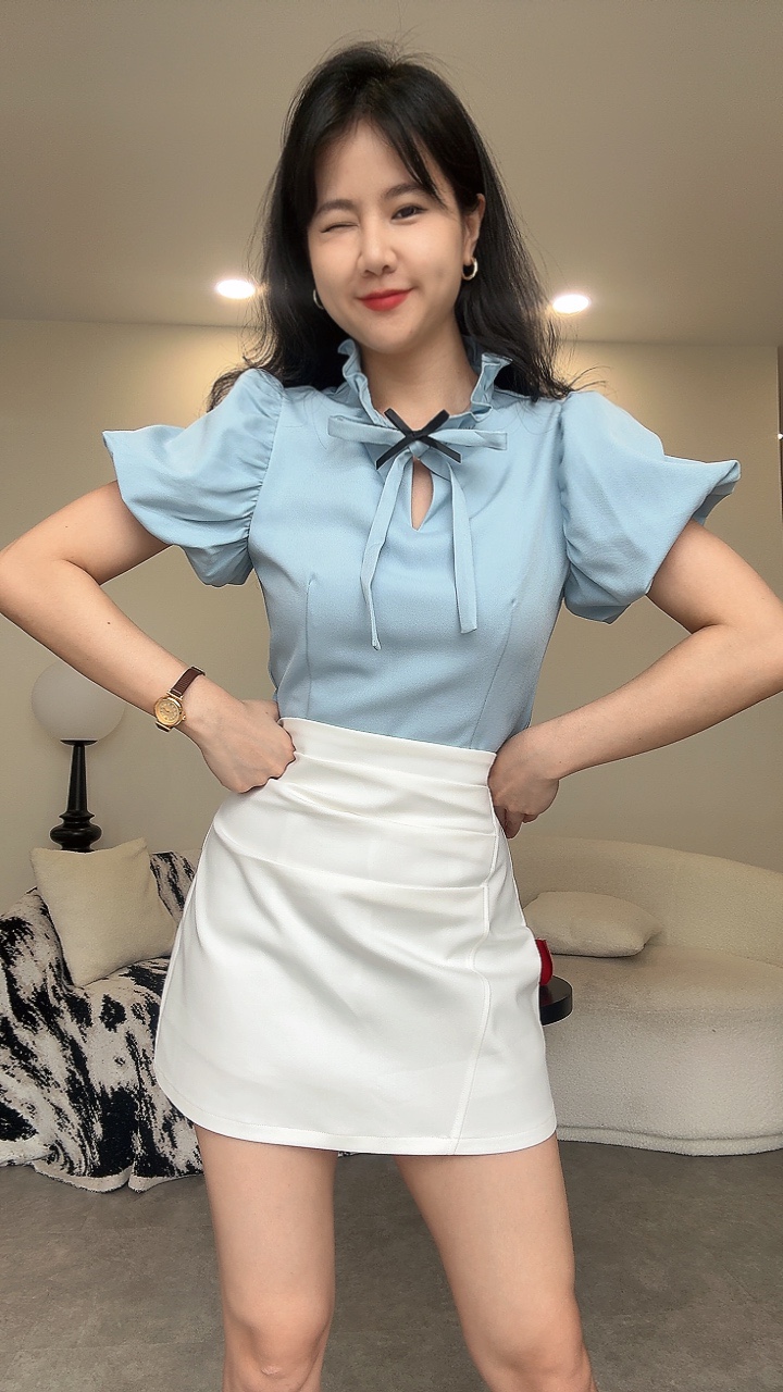 公主袖黑蝴蝶结Top