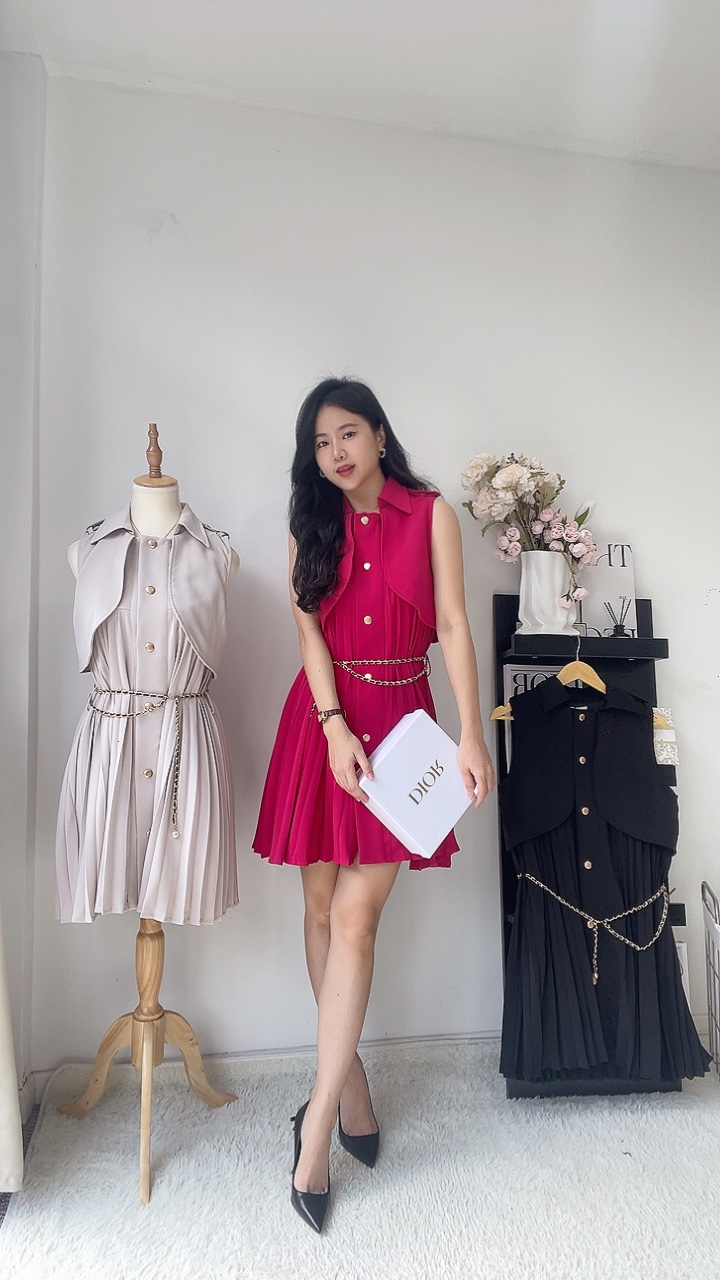 无袖斗风设计百褶连身裙（附送腰链）