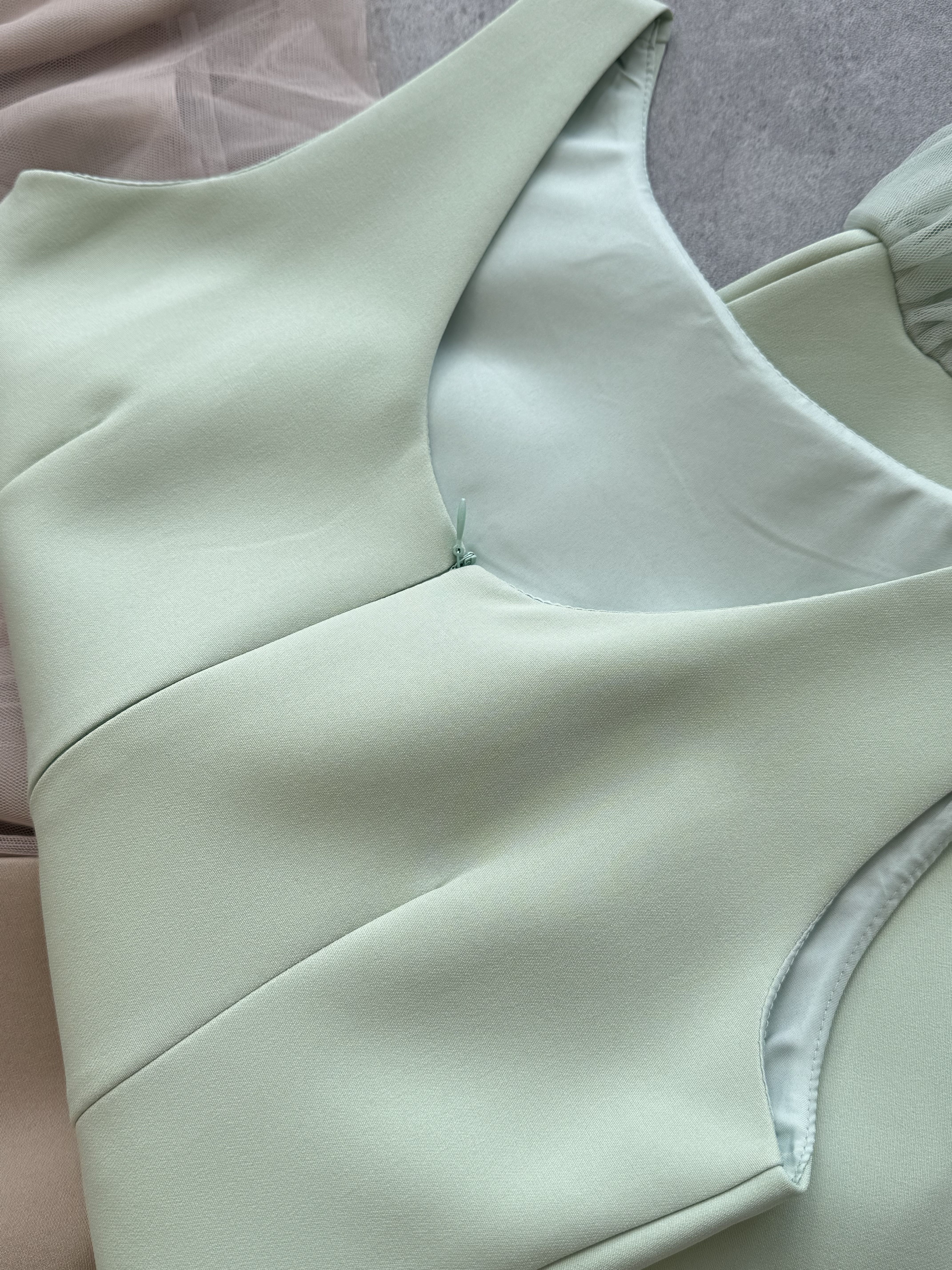 小纱裙拼接Elegant晚宴dress（连体）