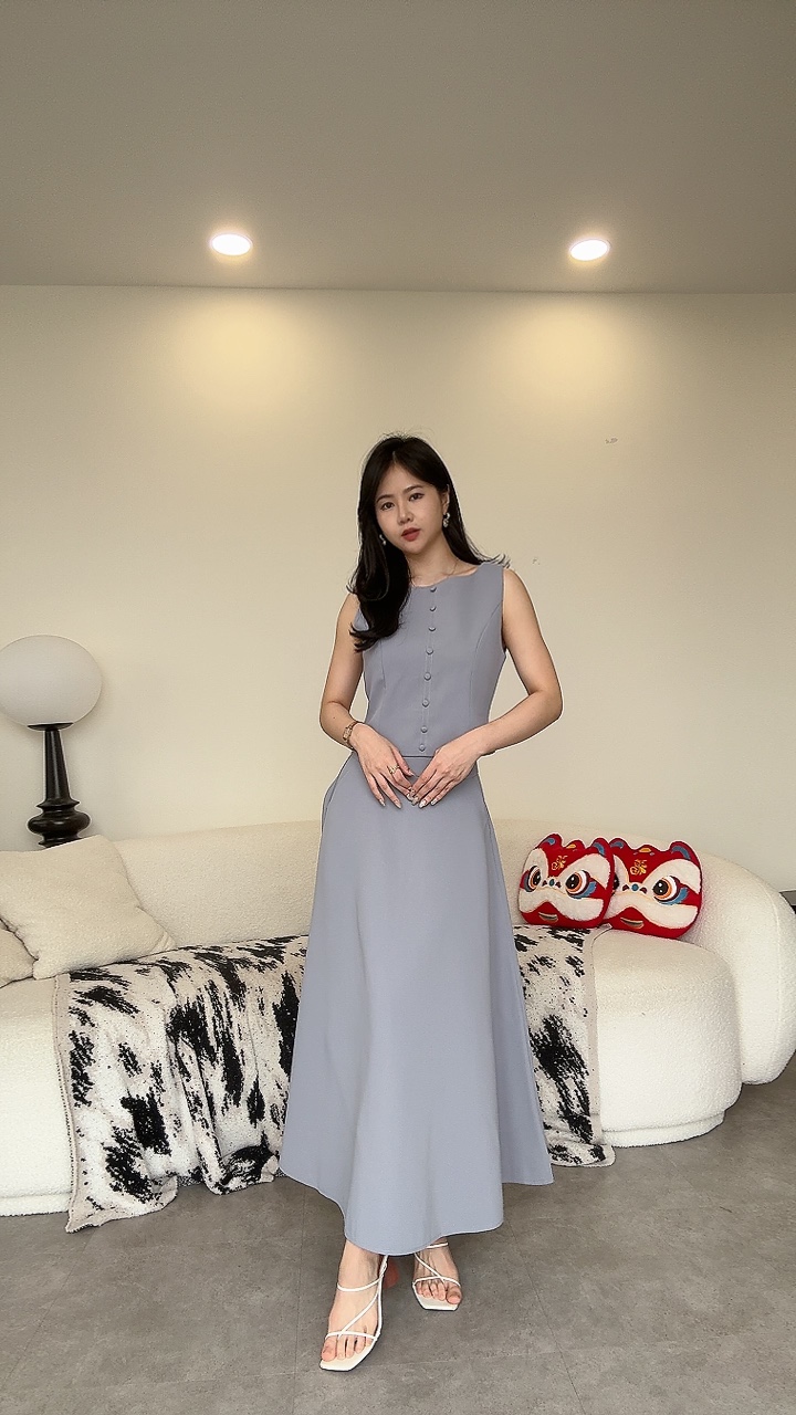 高雅无袖圆领同色纽设计A摆长裙套装