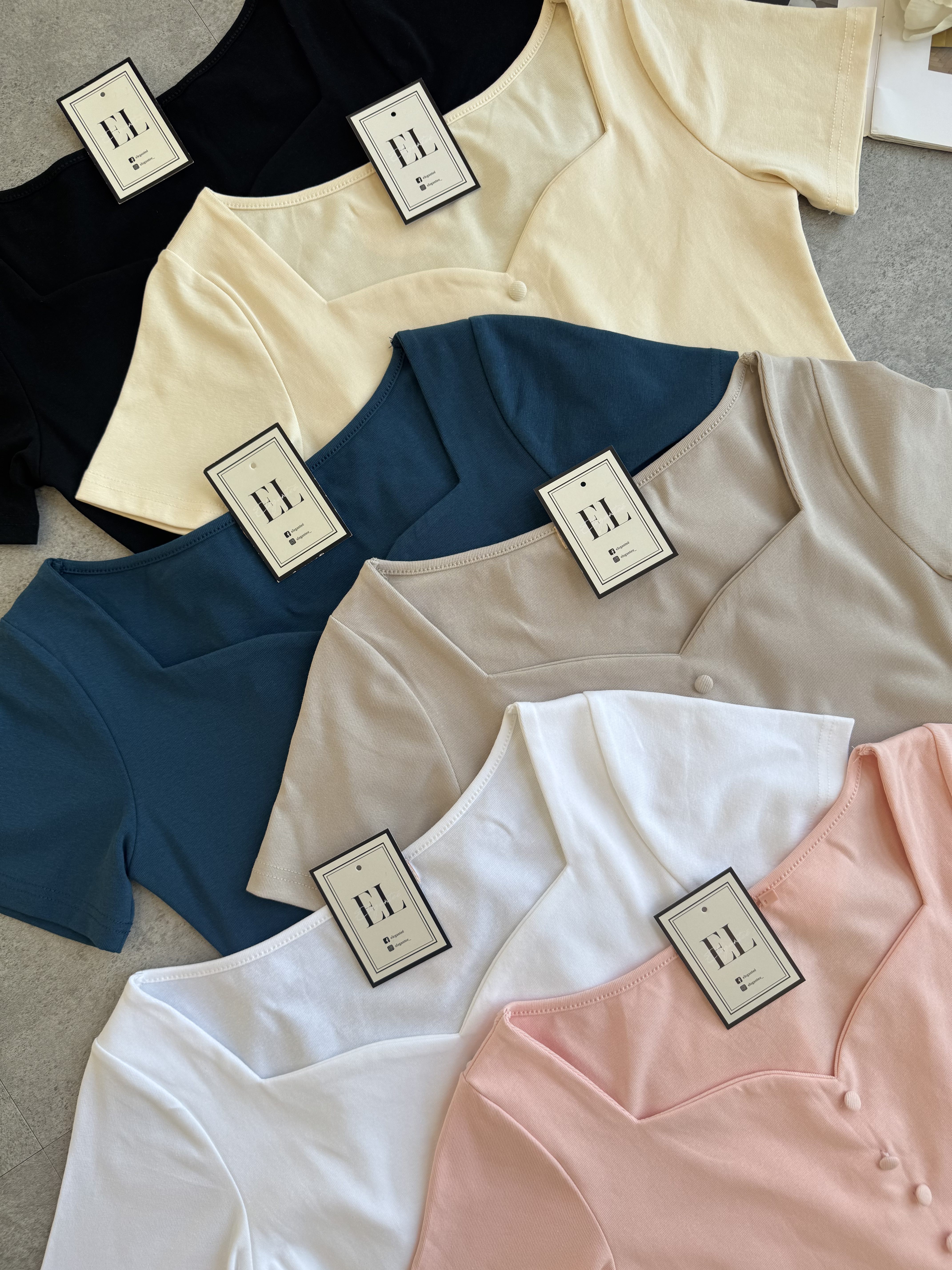 爱心领Peplum腰上衣