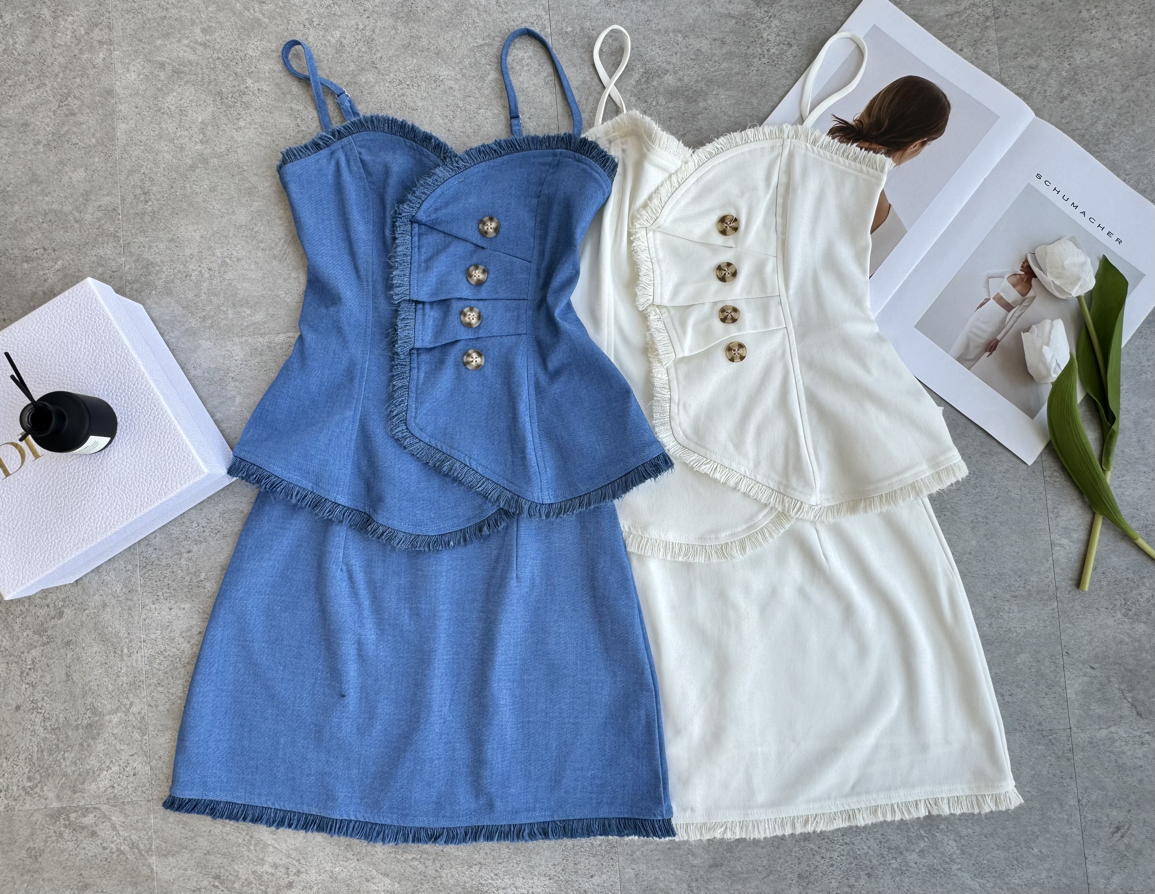 牛仔吊带短裙套装