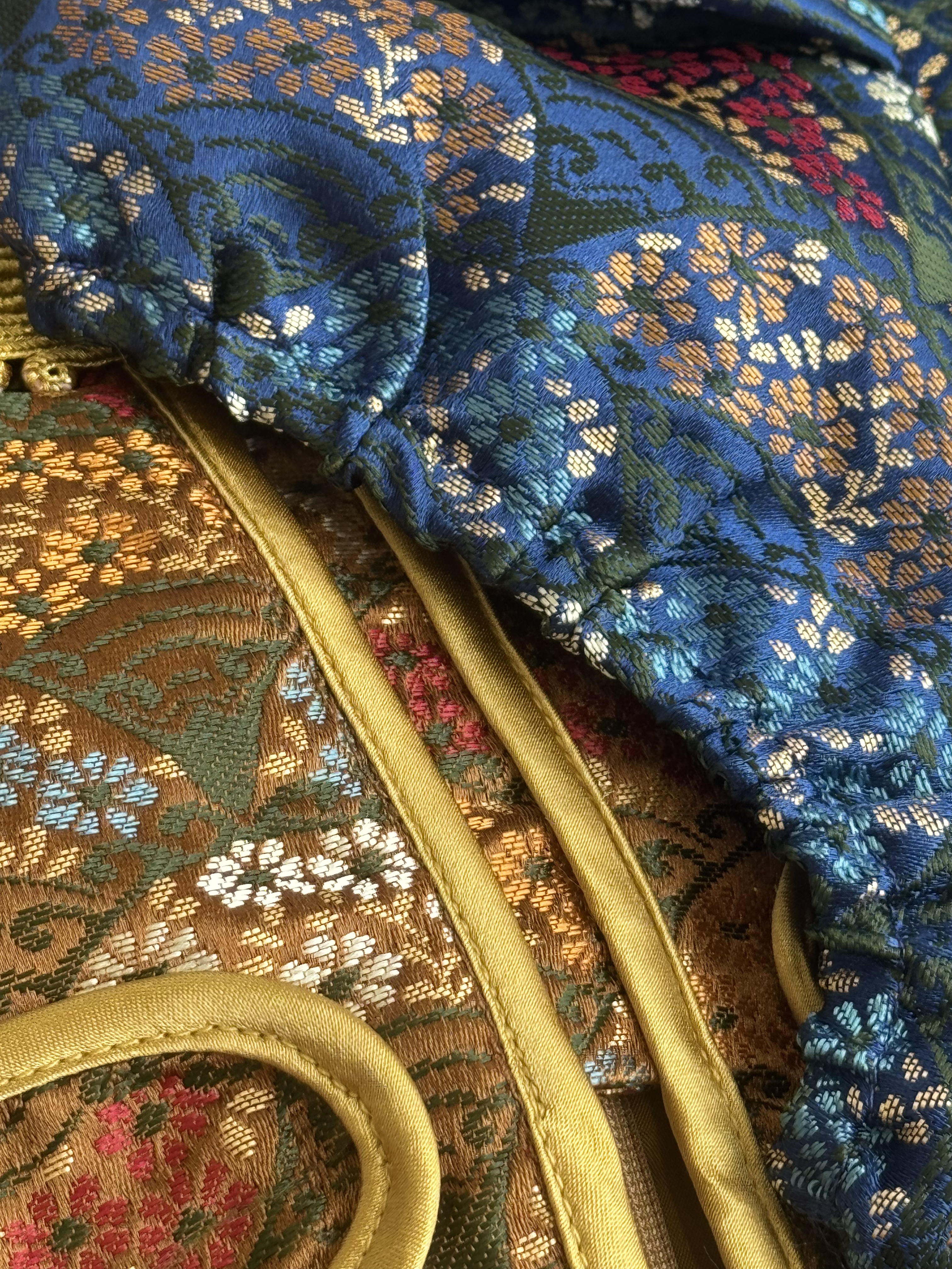 《新年旗袍》纱裙扇子刺绣套装