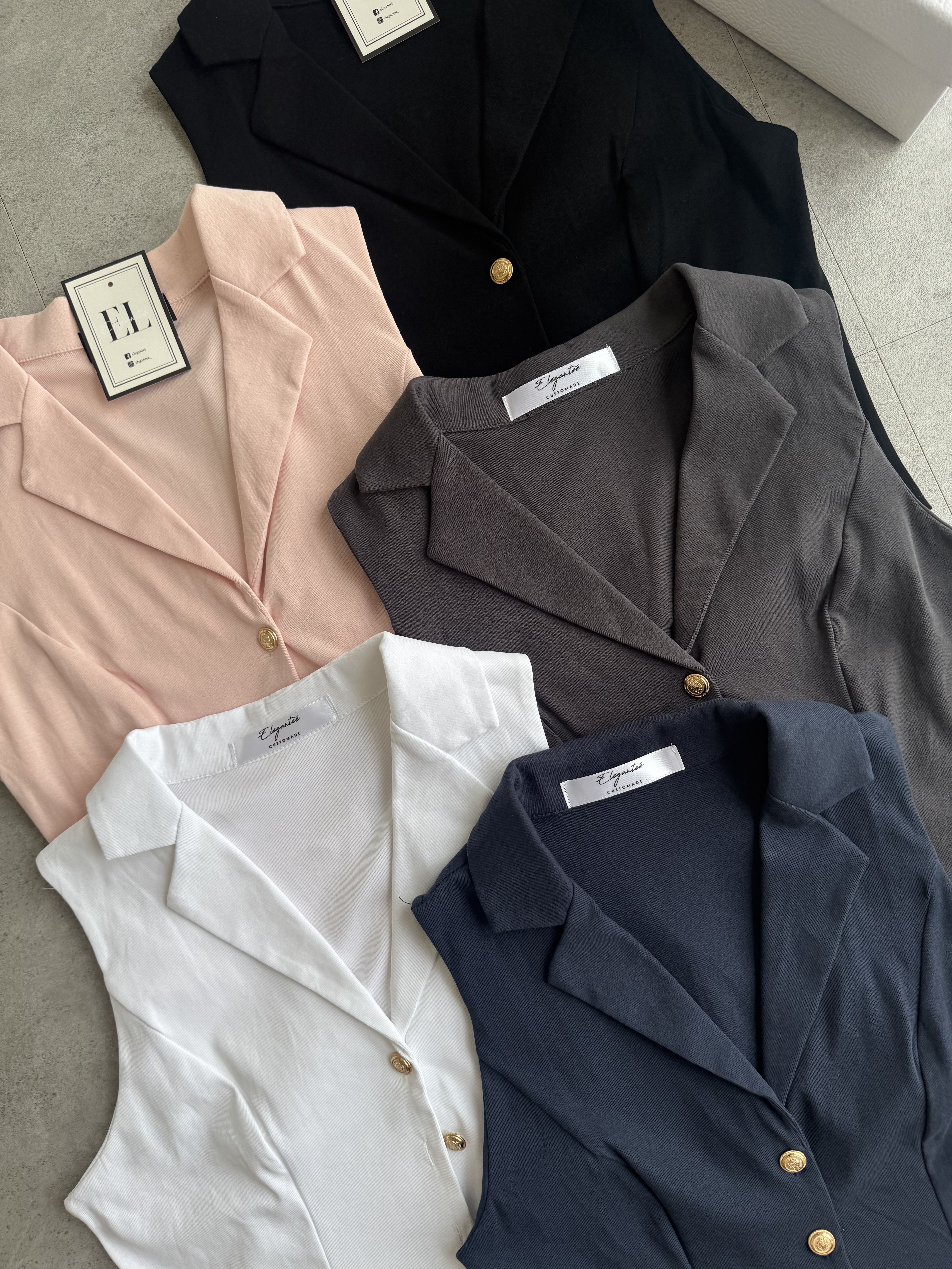 复古金扣无袖翻领Top