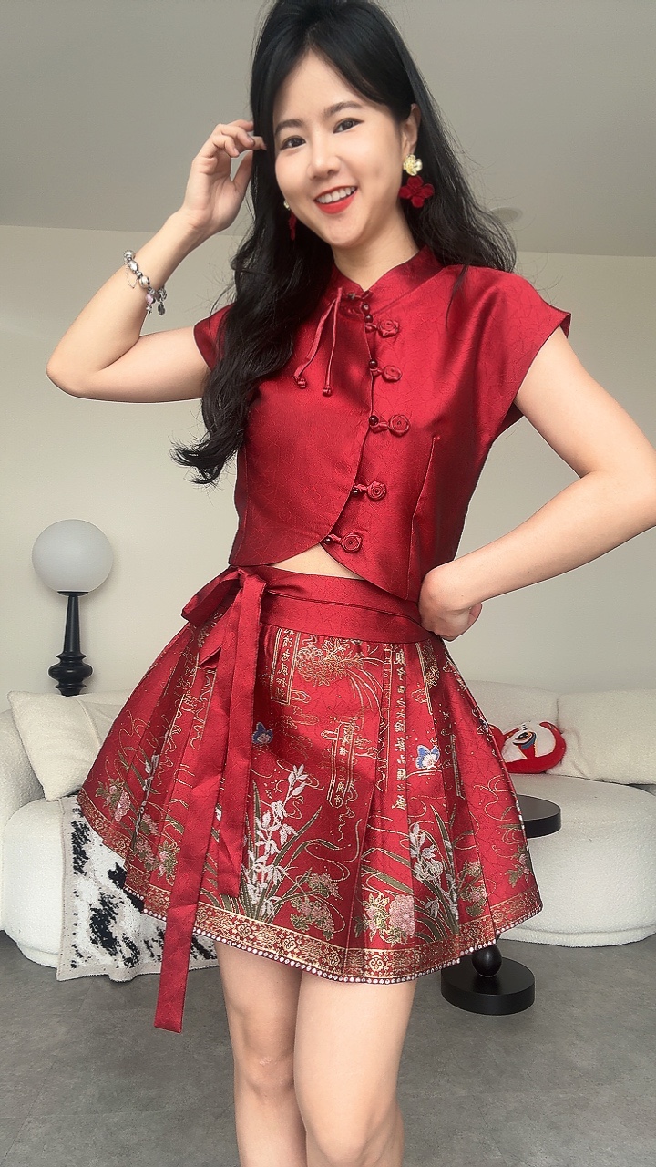 《情侣-女》 短版马面裙套装