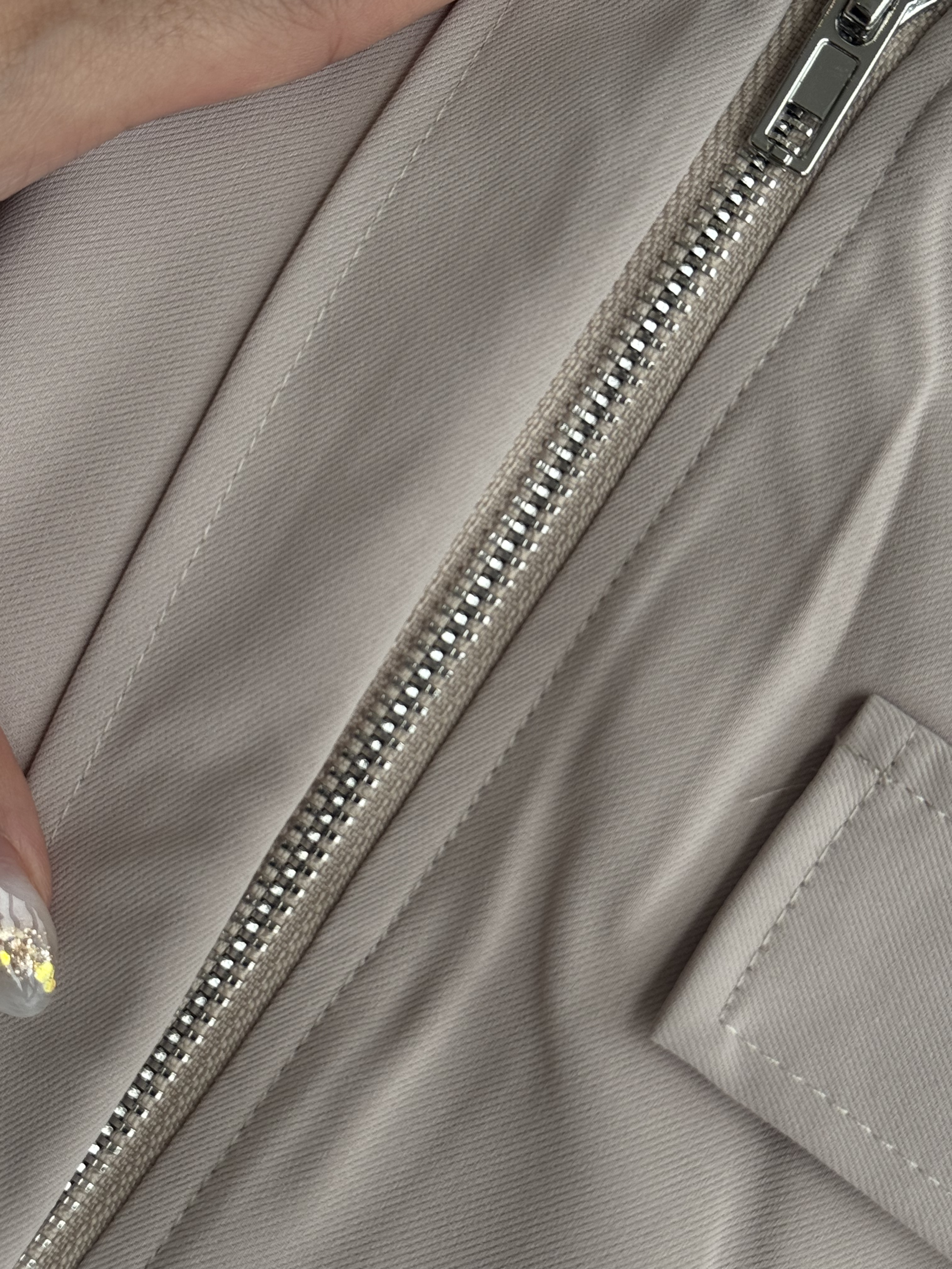 滑面棒球风无袖拉链上衣