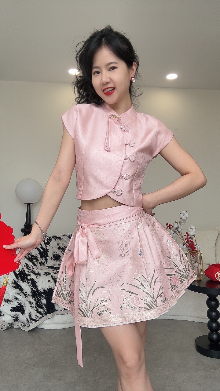 《情侣》 短版马面裙套装