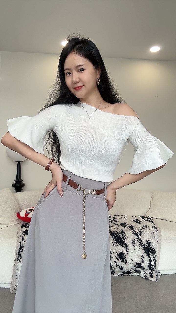 斜肩伞子袖针织Top