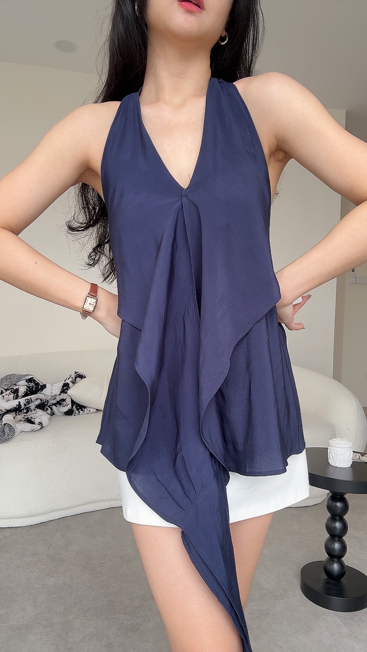 度假风长条带挂脖V领上衣