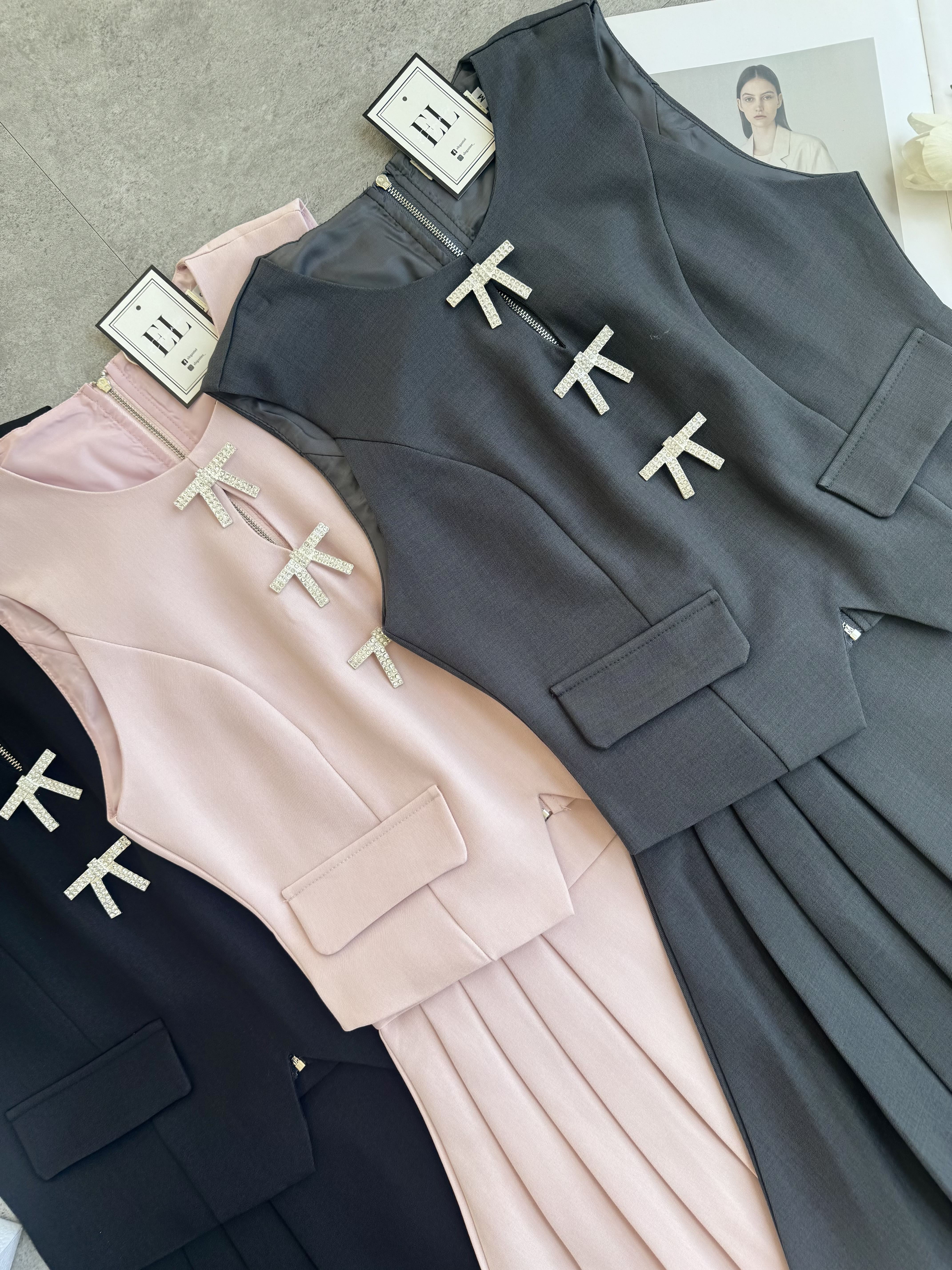 3🎀钻马甲百褶裙套装