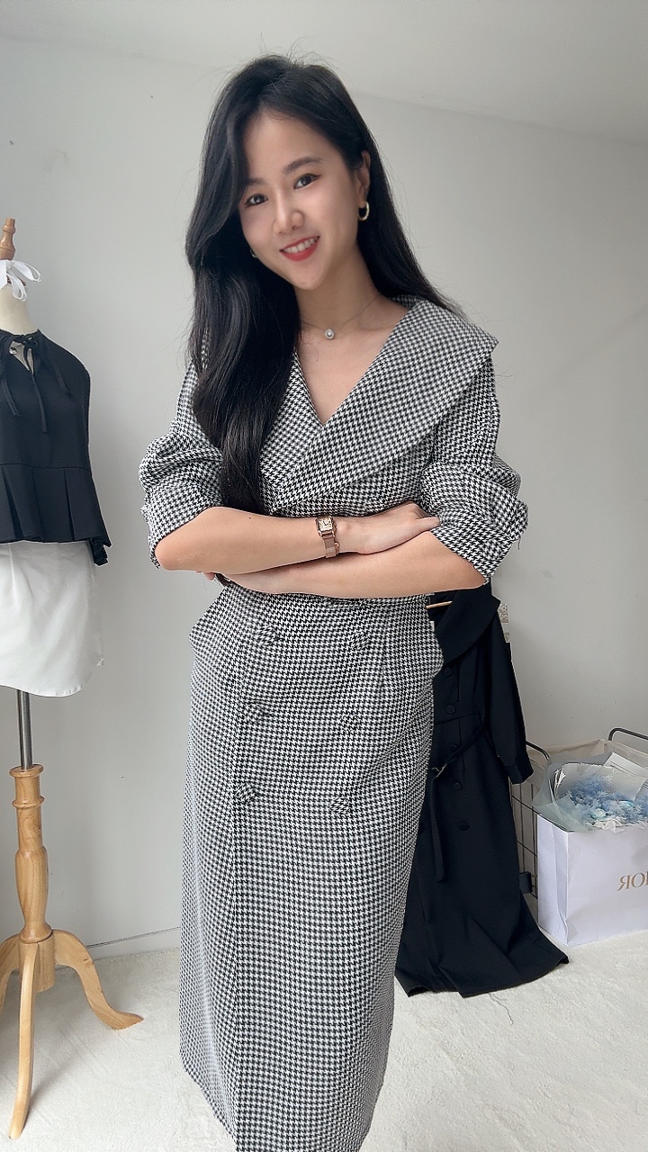 古典落肩大翻领连身裙