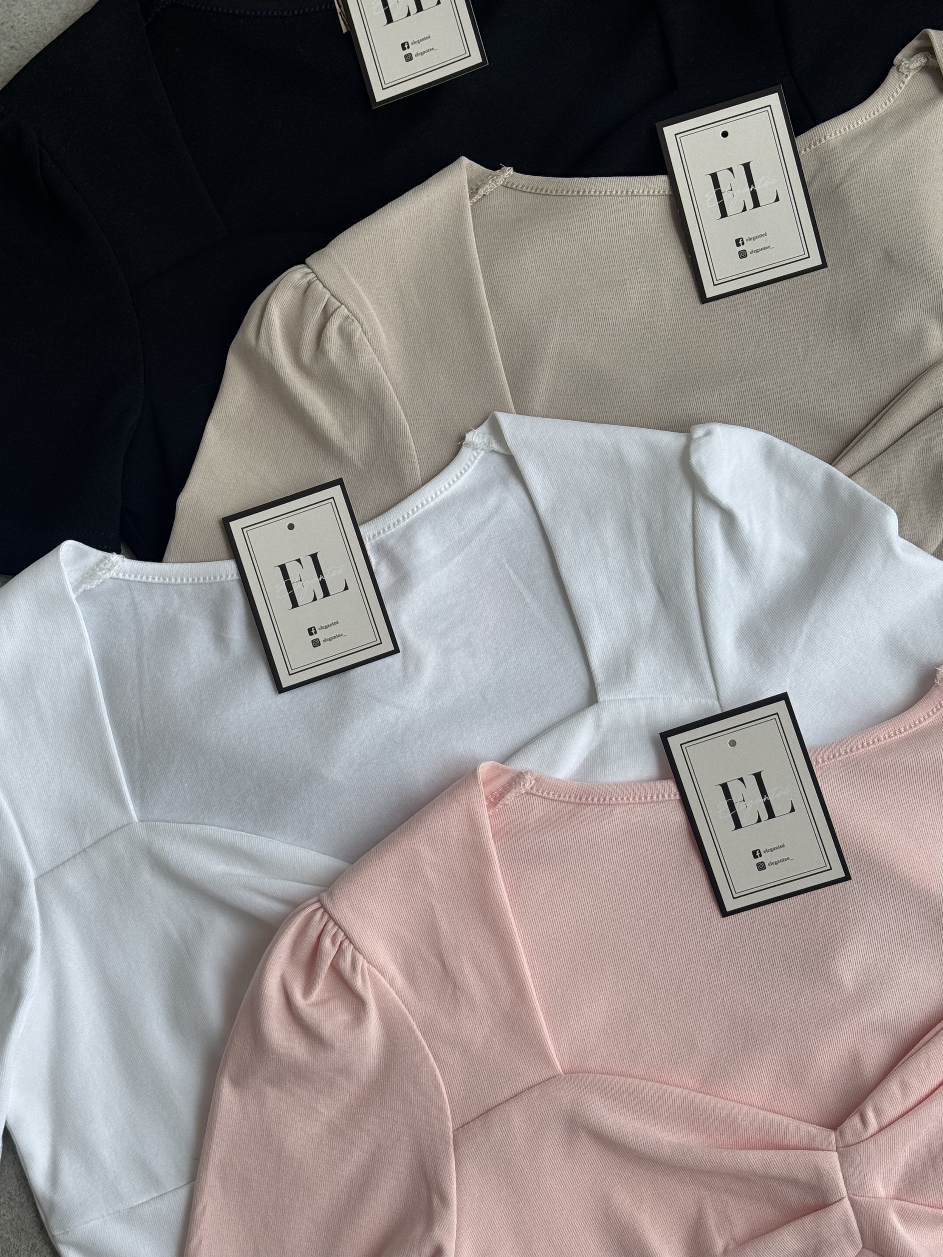 金扣珍珠方领短袖Tee