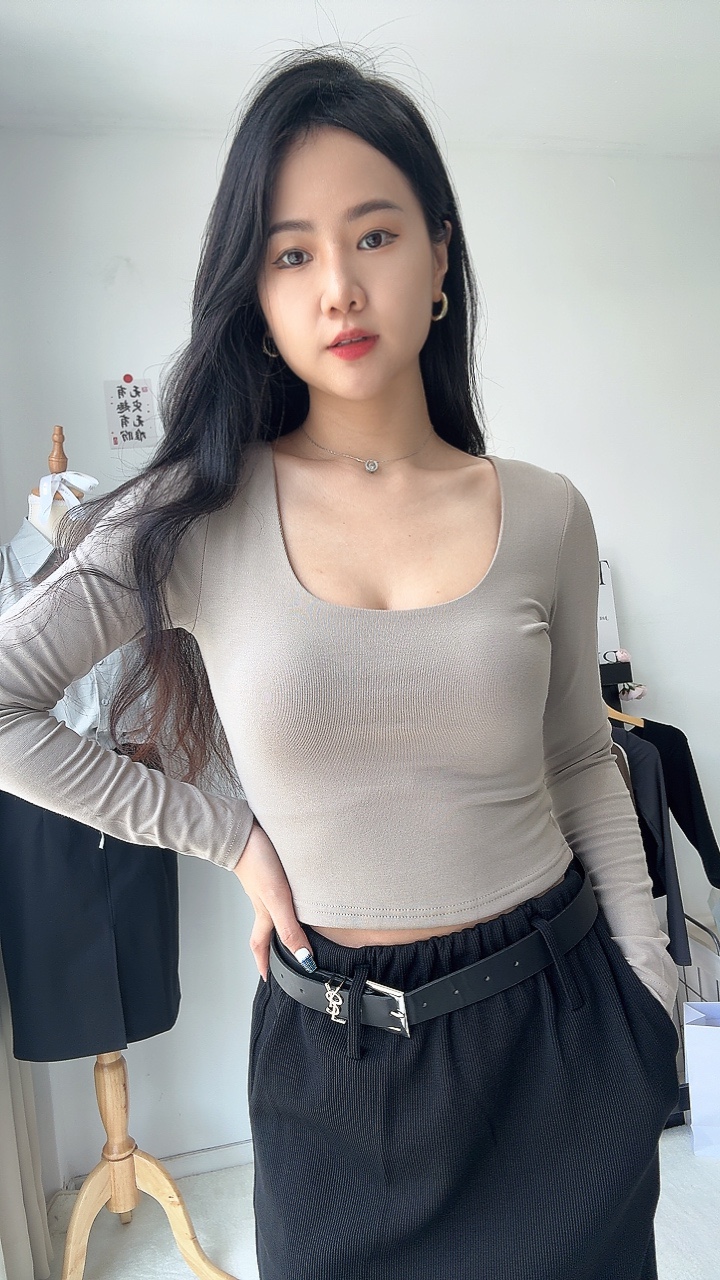 高级棉料 圆方领长袖上衣 现货