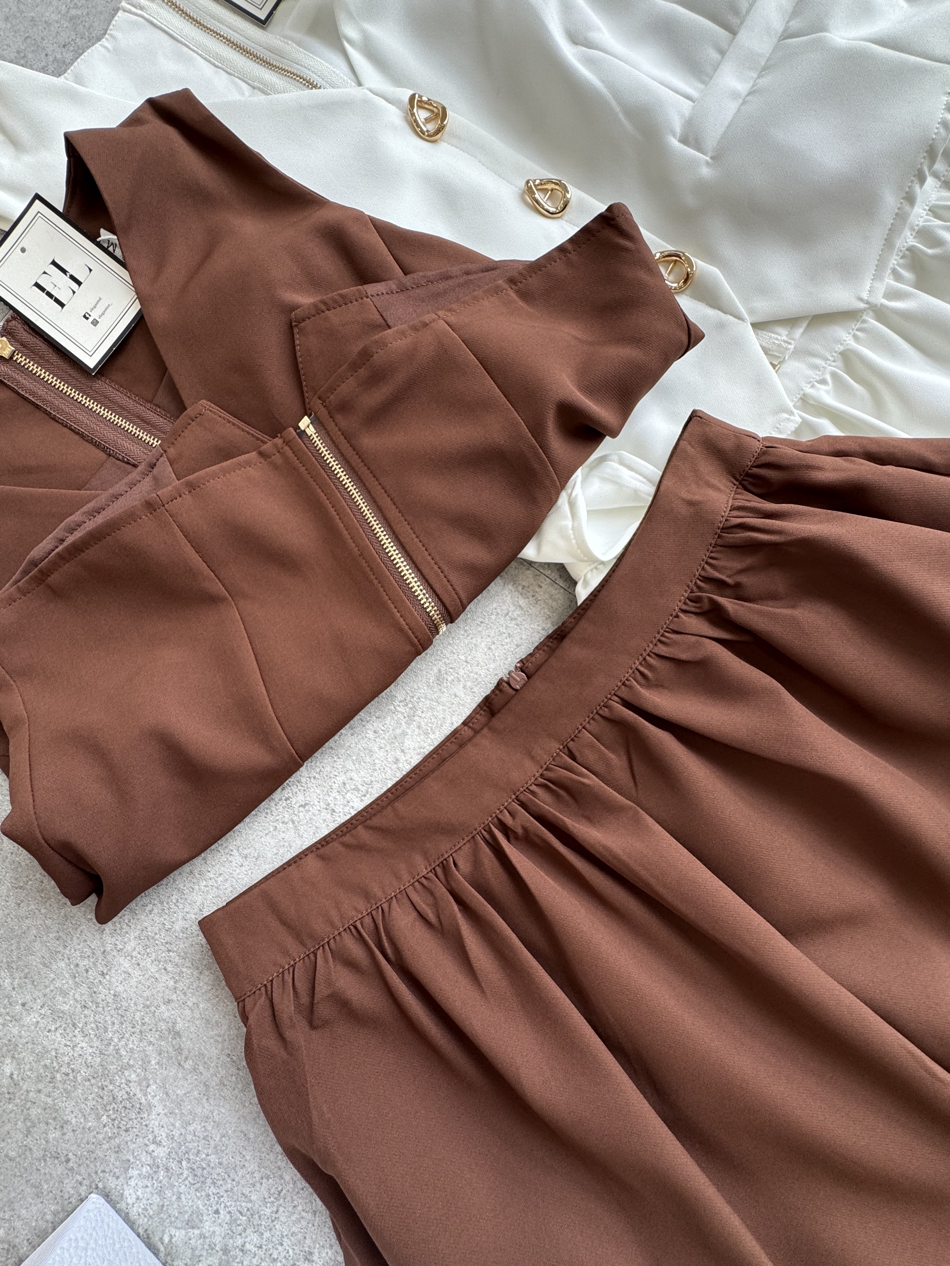  知性金扣拉链长裙套装