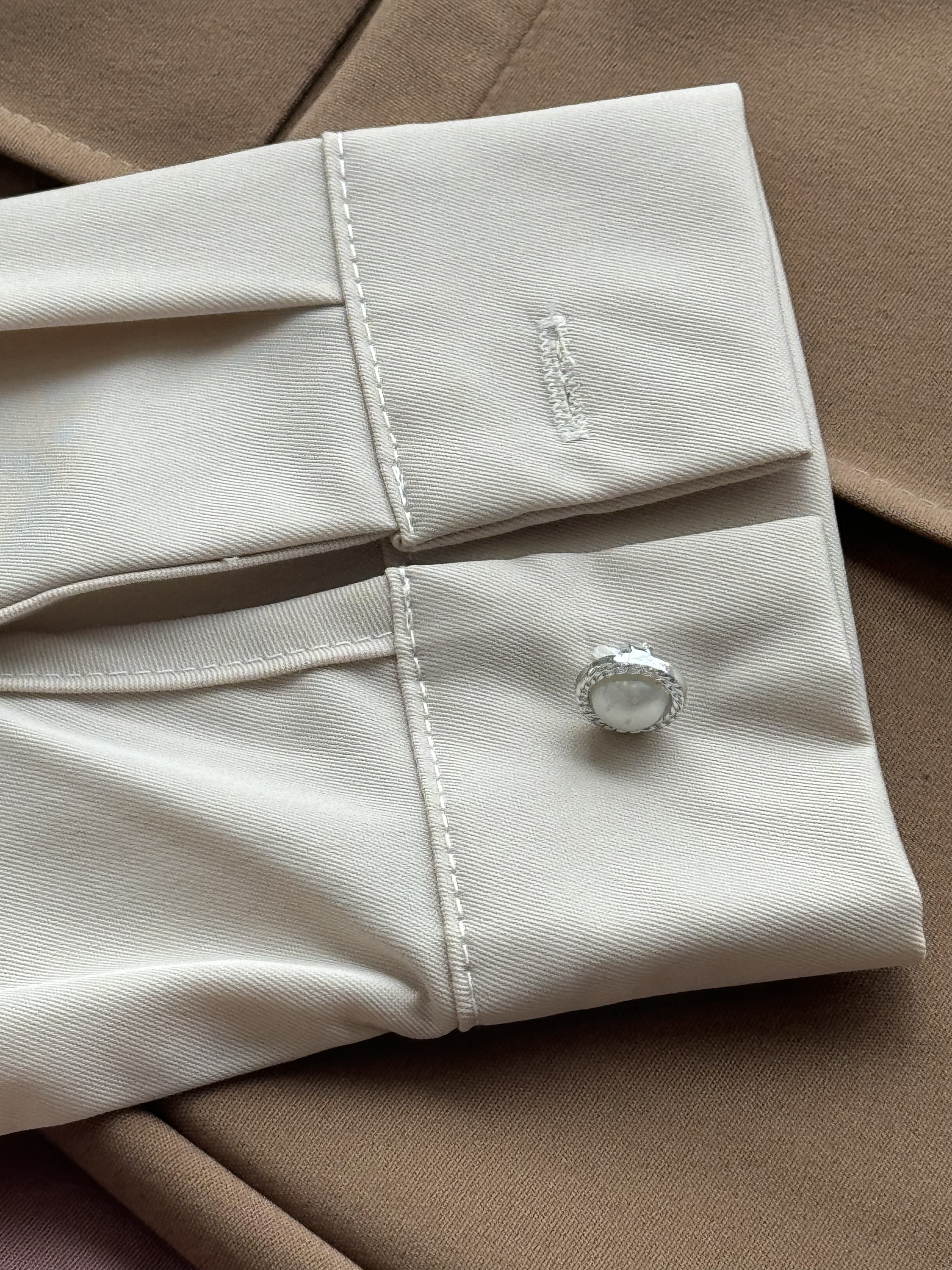 滑面v领衬衫裤裙套装