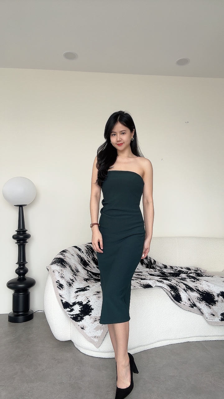 简约大方修腰抹胸连身裙