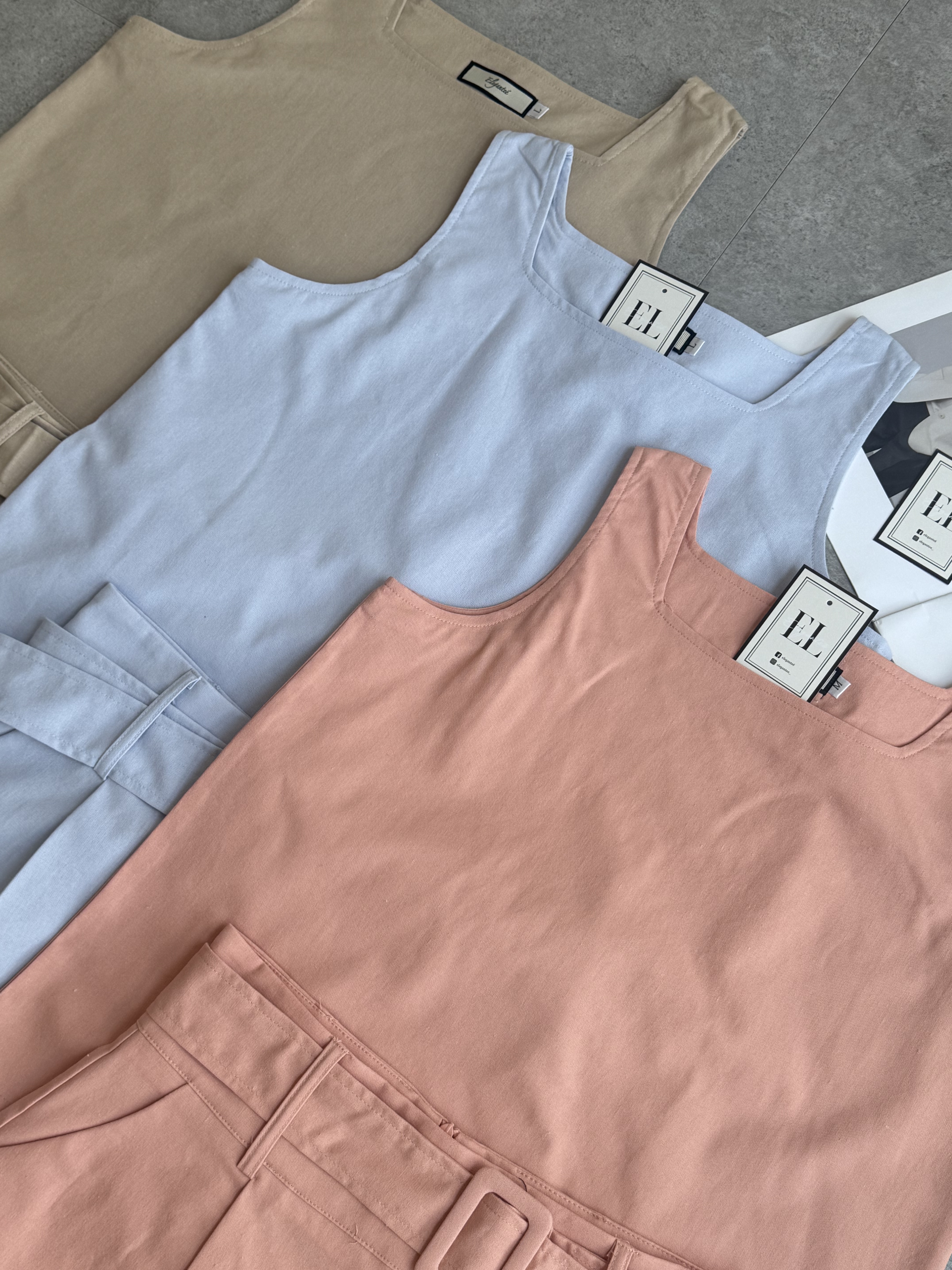 亚麻无袖方领宽衣短裤套装