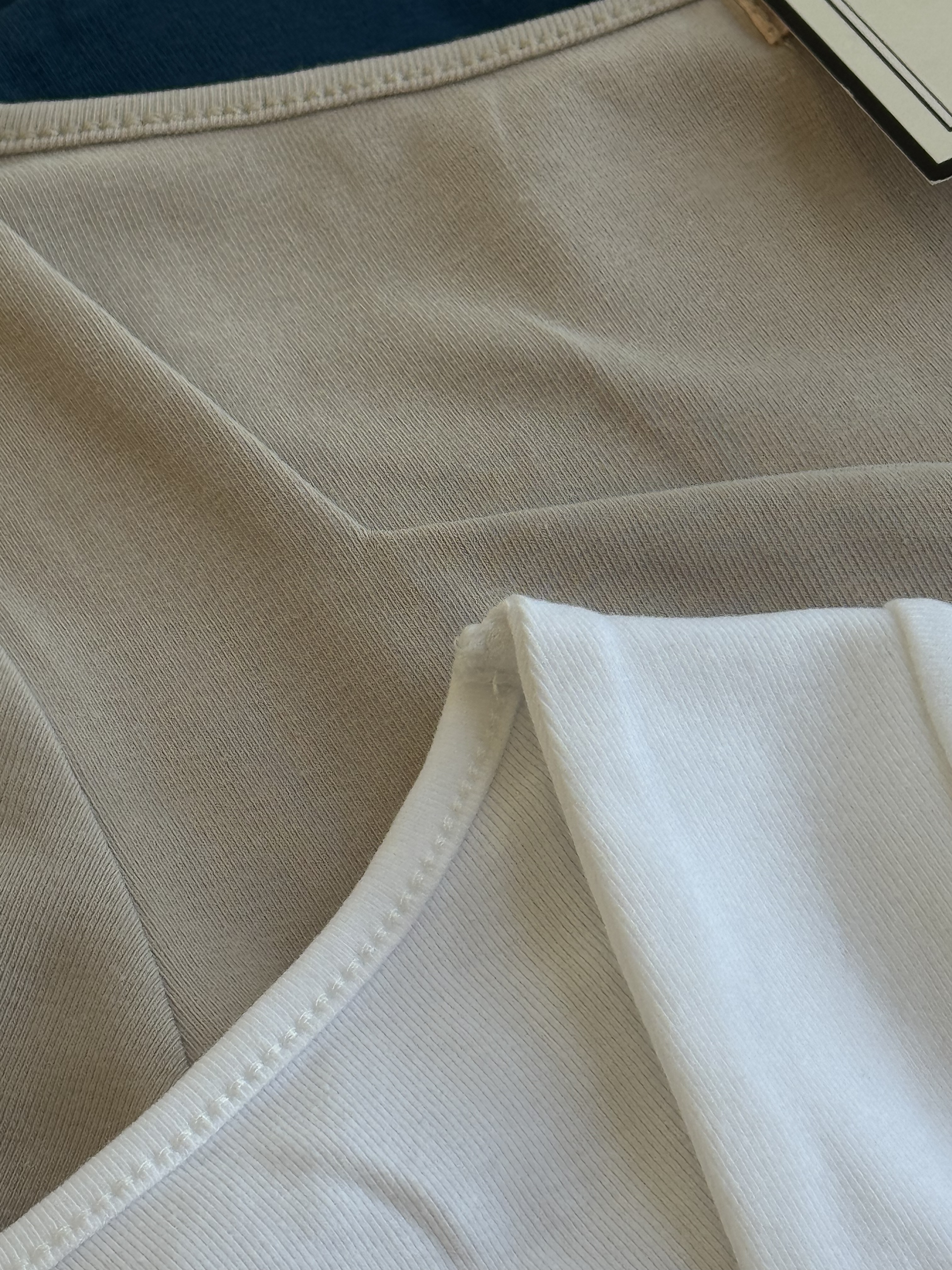 爱心领Peplum腰上衣