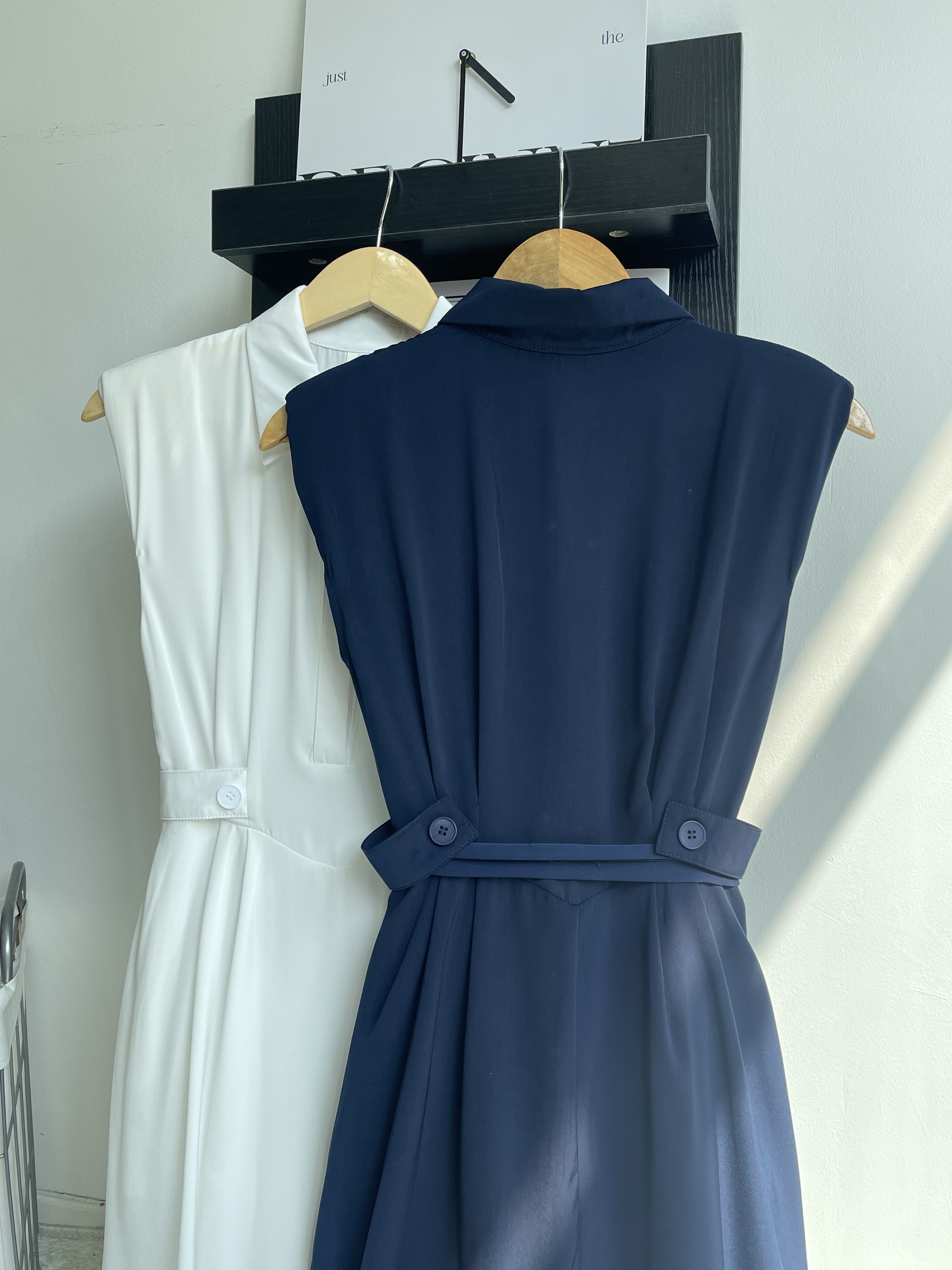 通勤垫肩无袖连身裙