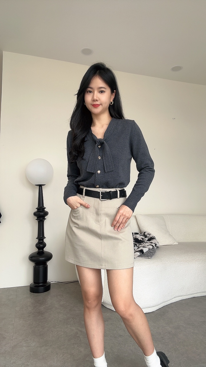 夏季轻盈版西装短裙