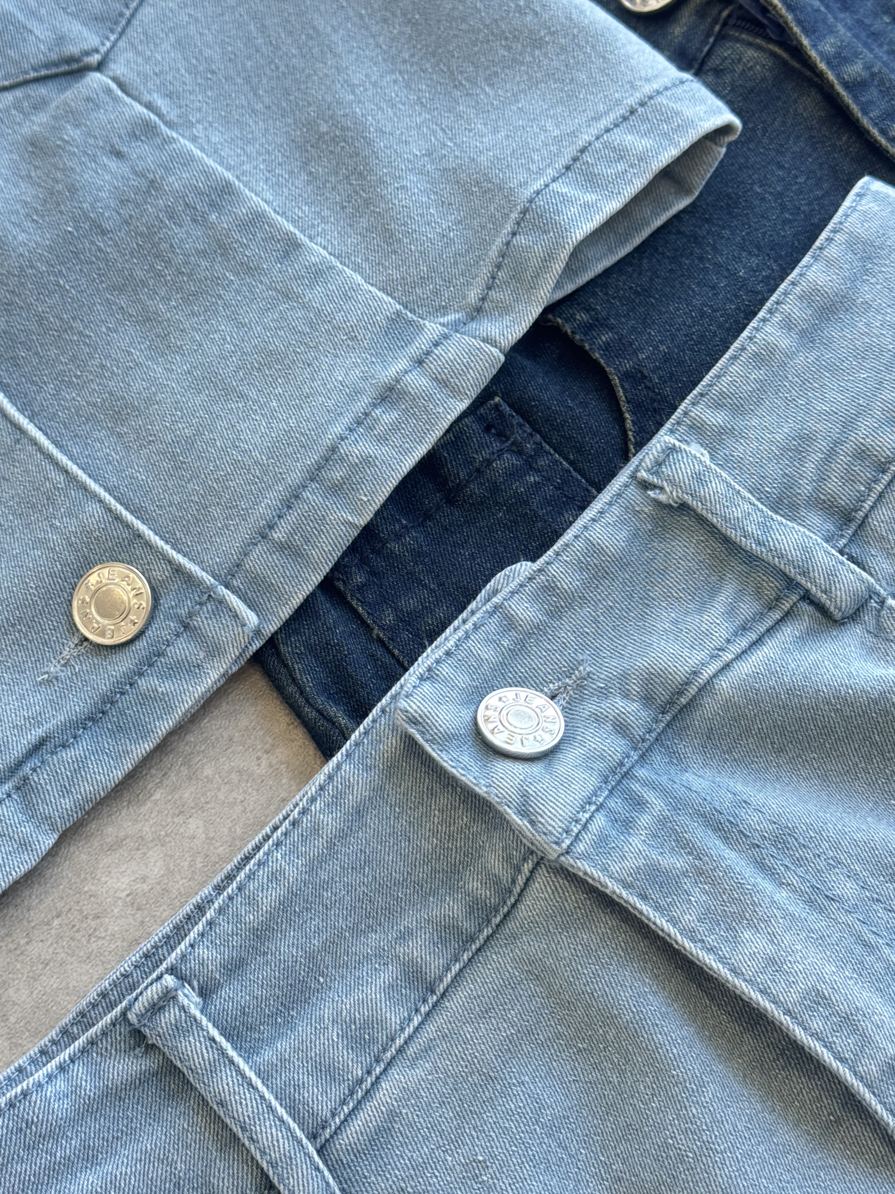 无袖马甲长裙开叉套装