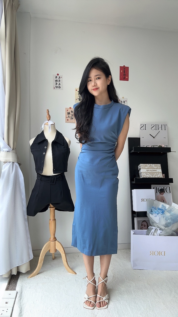 垫肩收腰连身裙