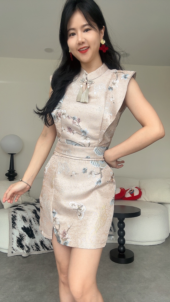 《新年》蝴蝶绣流苏直角袖旗袍套装