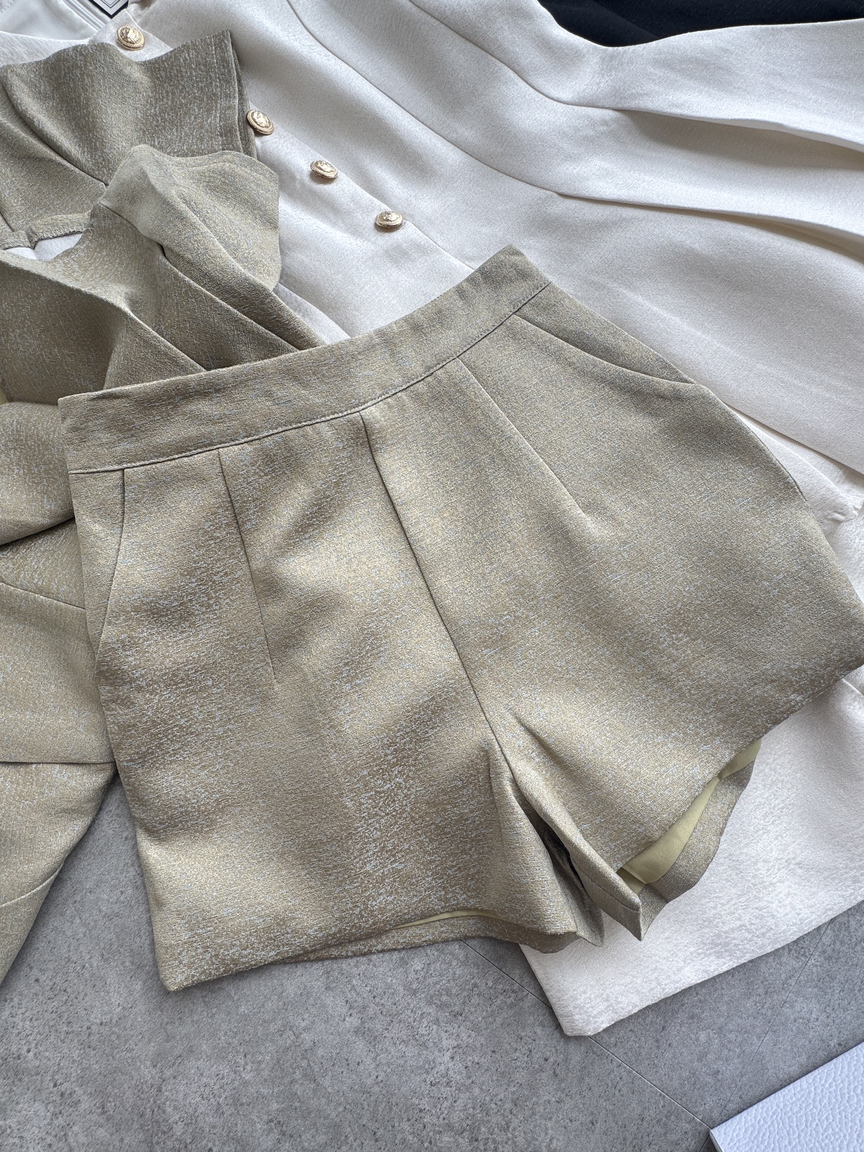 宫廷风短袖长Peplum短裤套装