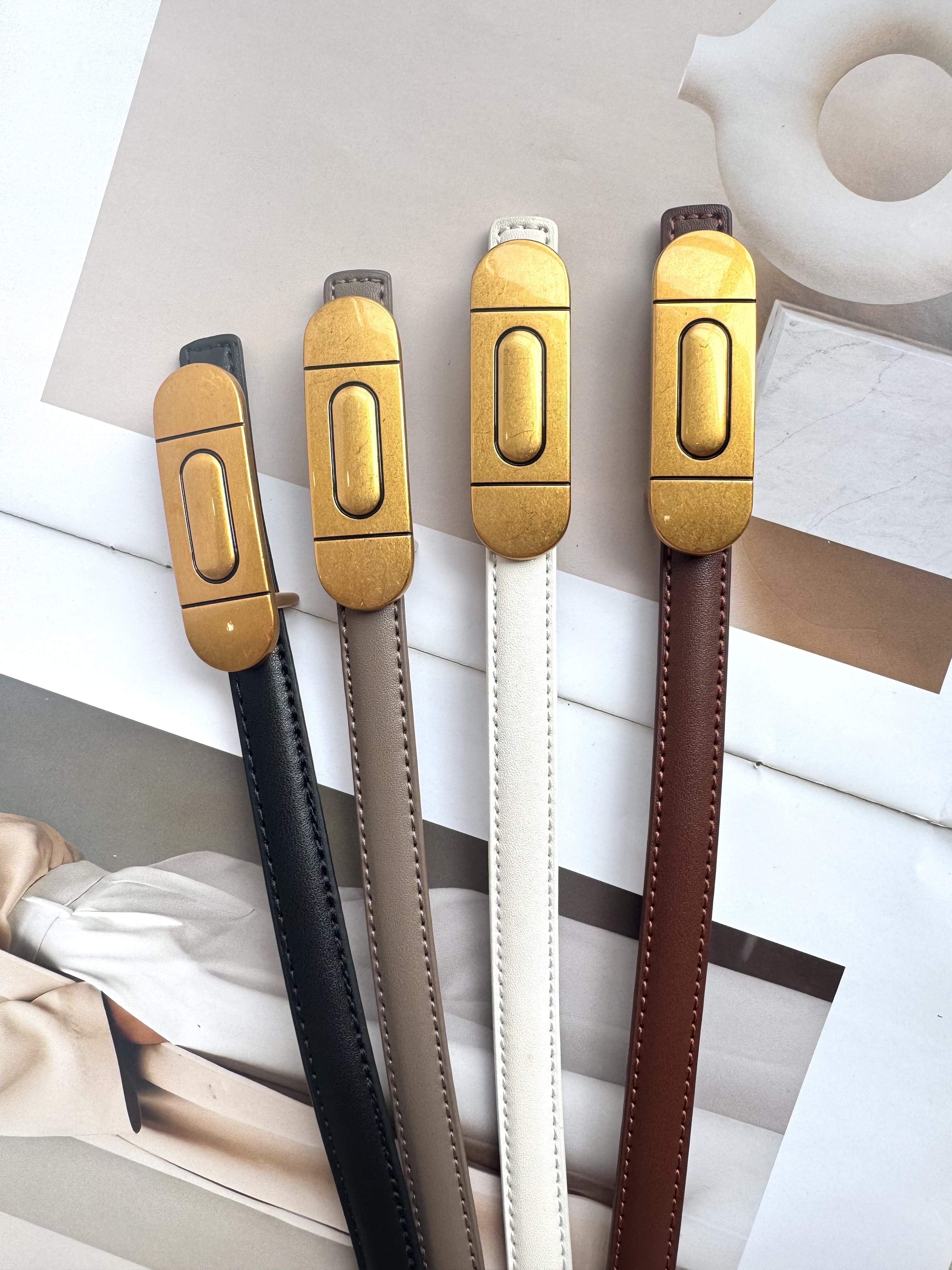 做旧椭圆金扣腰带