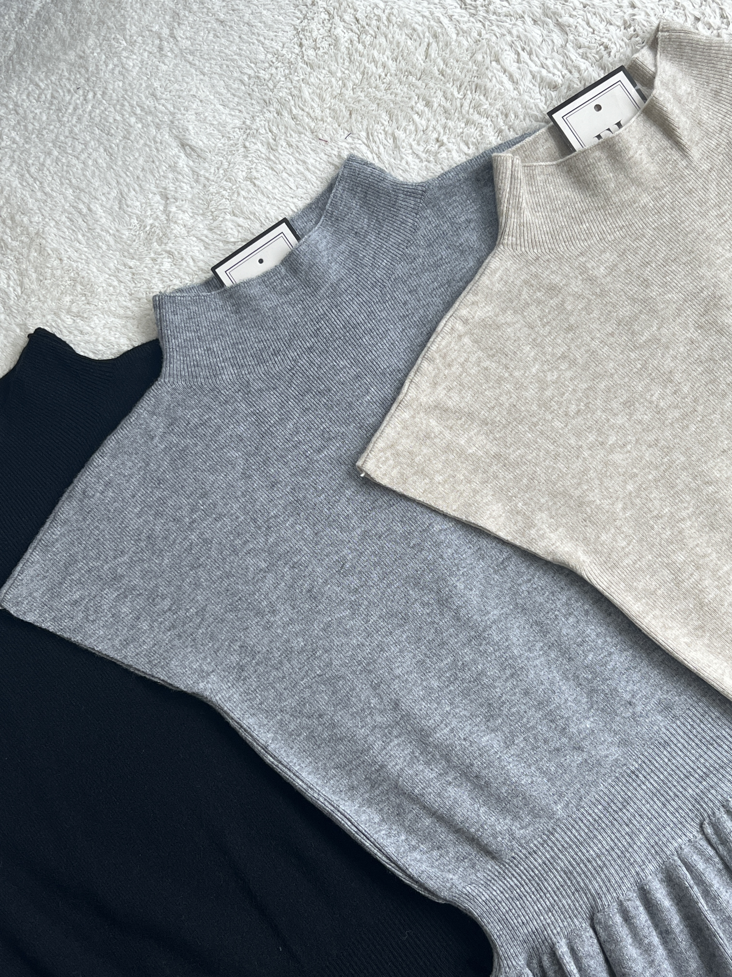 气质落肩袖中高领针织连身裙