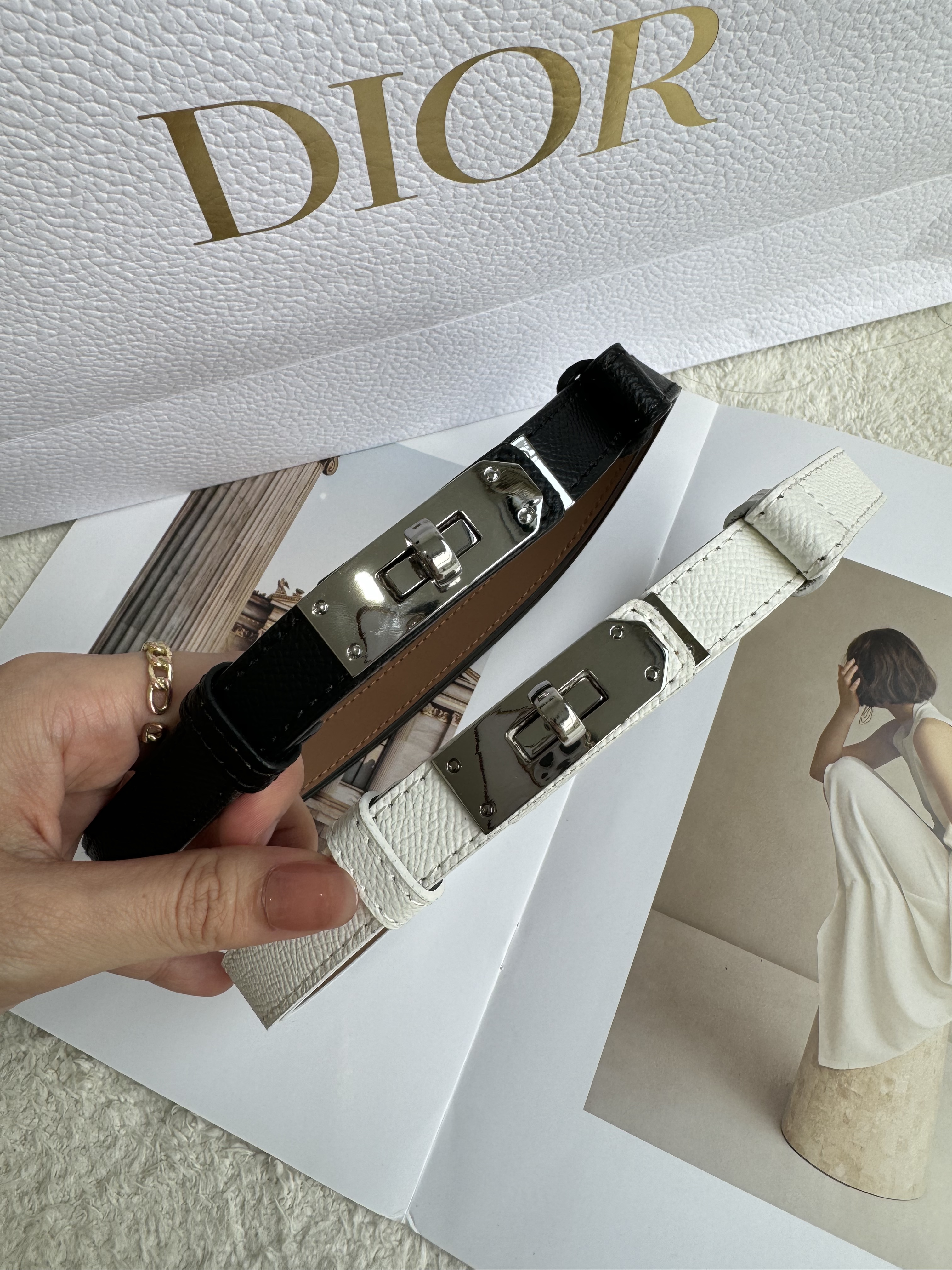 爱马风银锁调节真皮腰带