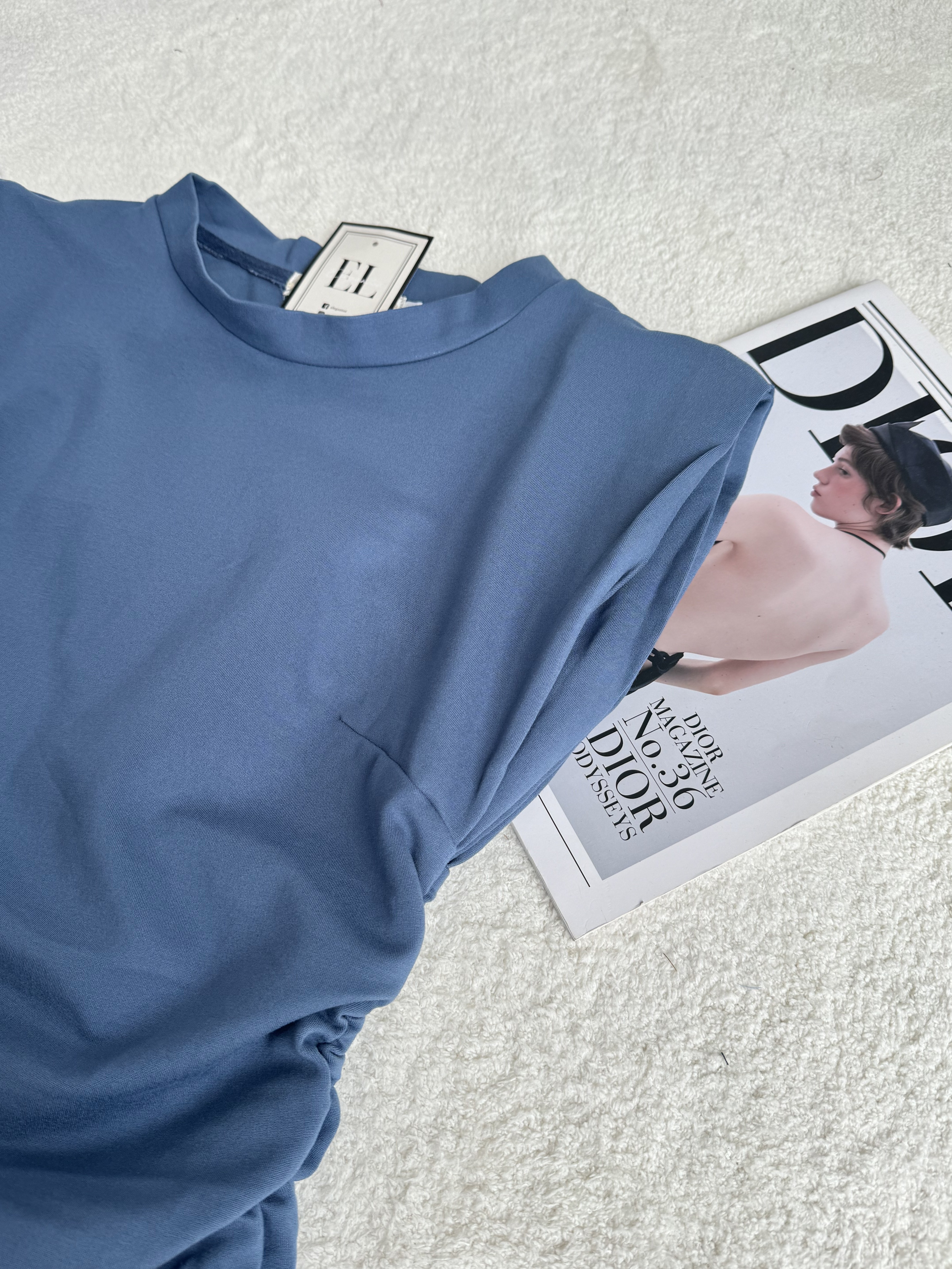 垫肩收腰连身裙