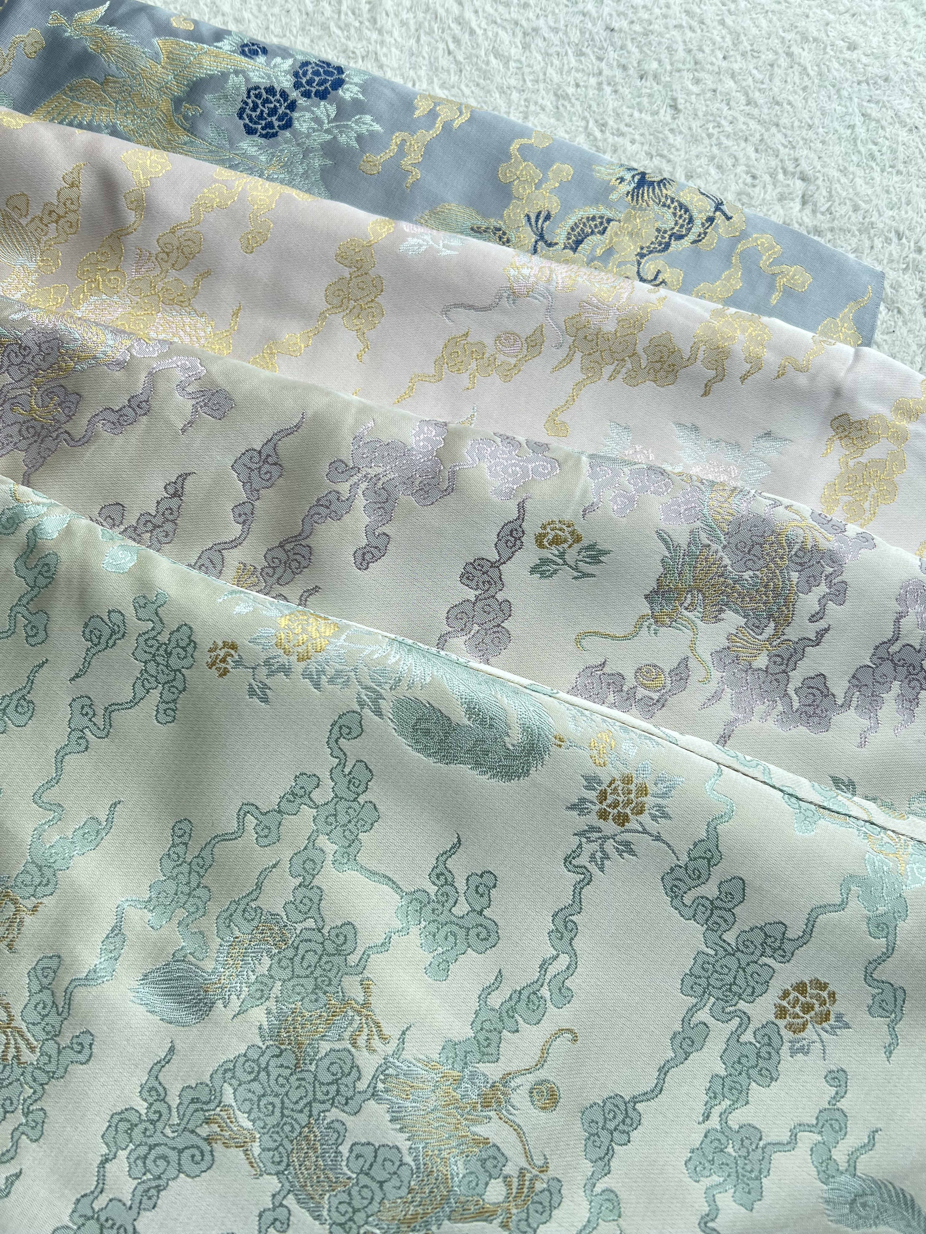 （情侣-女） 清秀缎面刺绣连身裙旗袍.