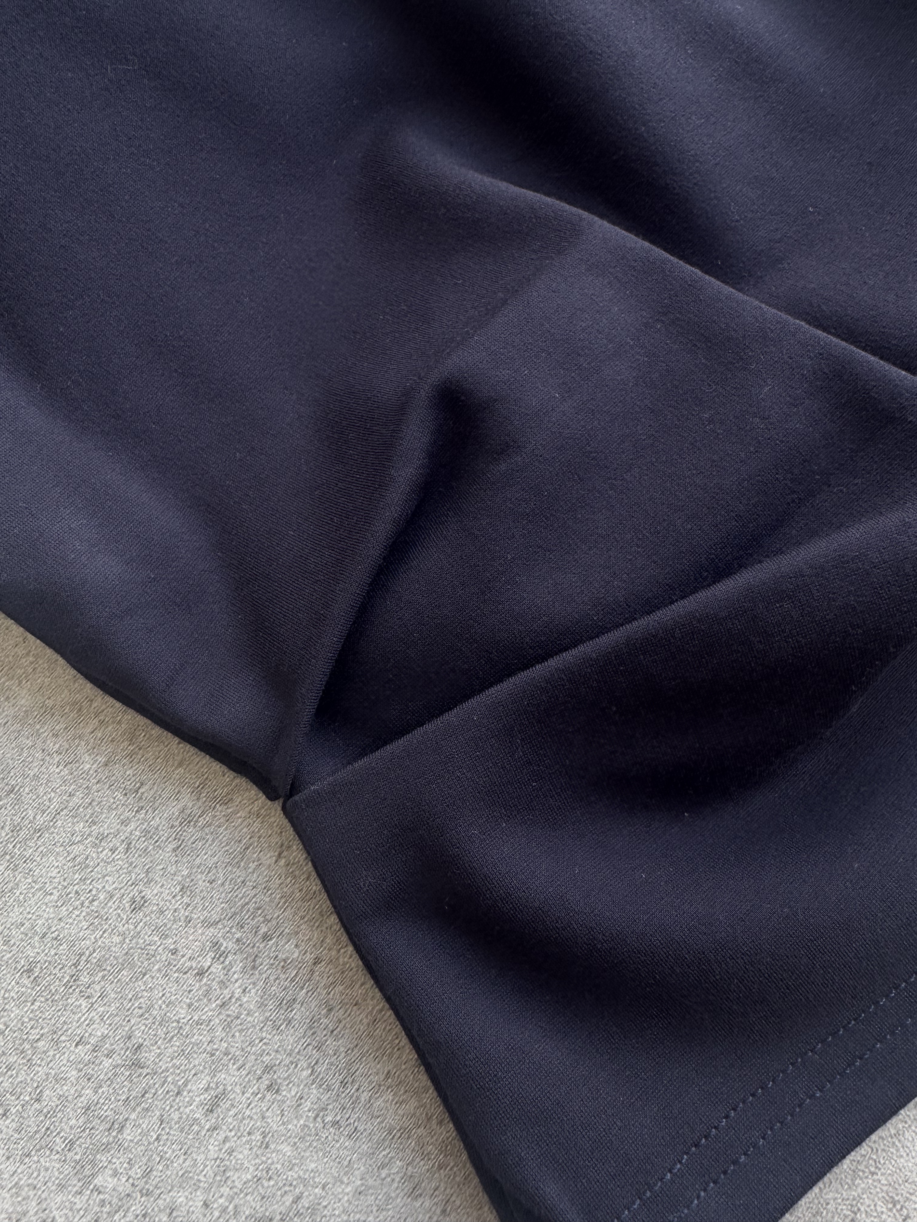 一节袖收腰玫瑰珠珠花Top