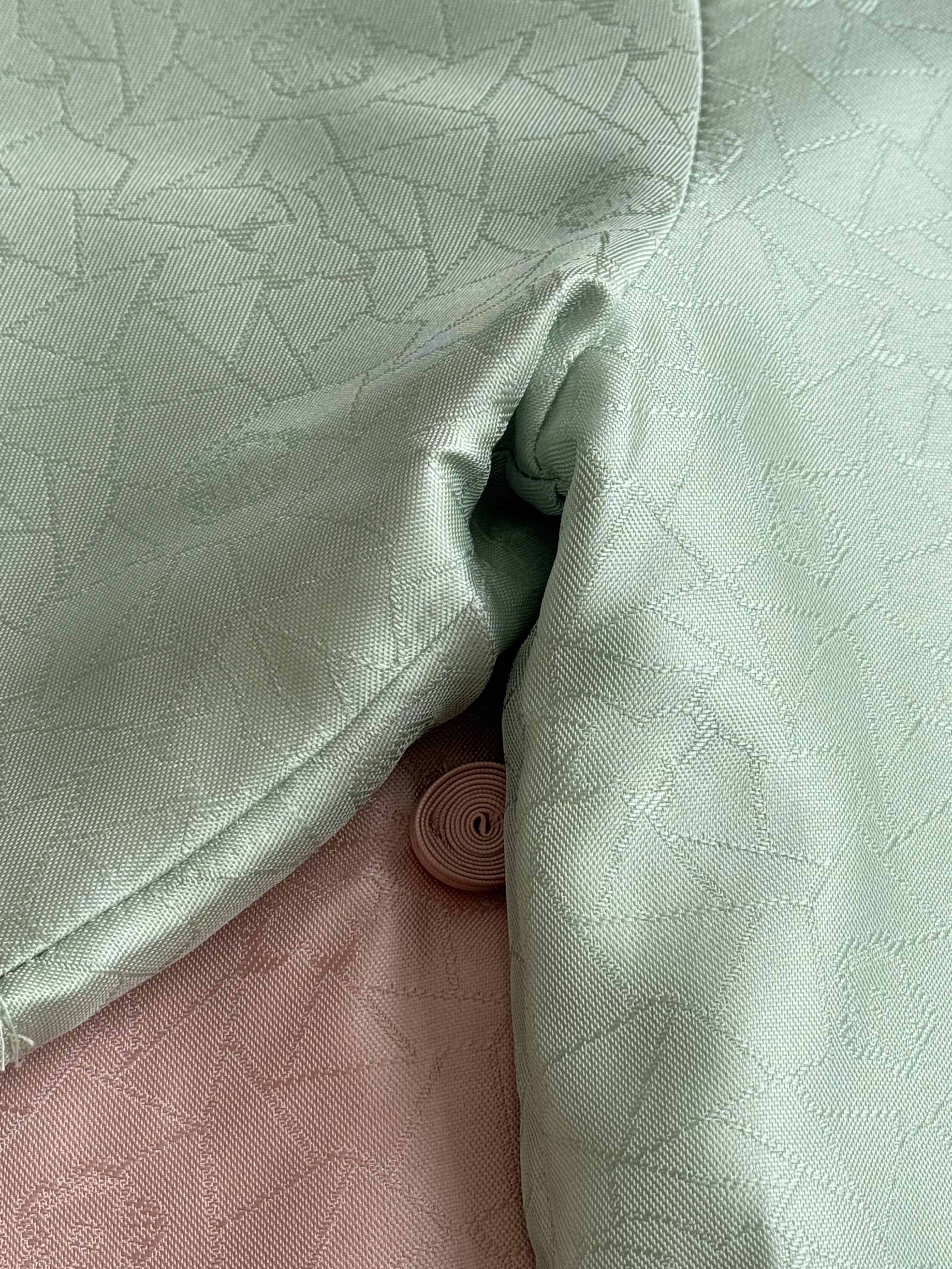 《情侣》缎面唐装