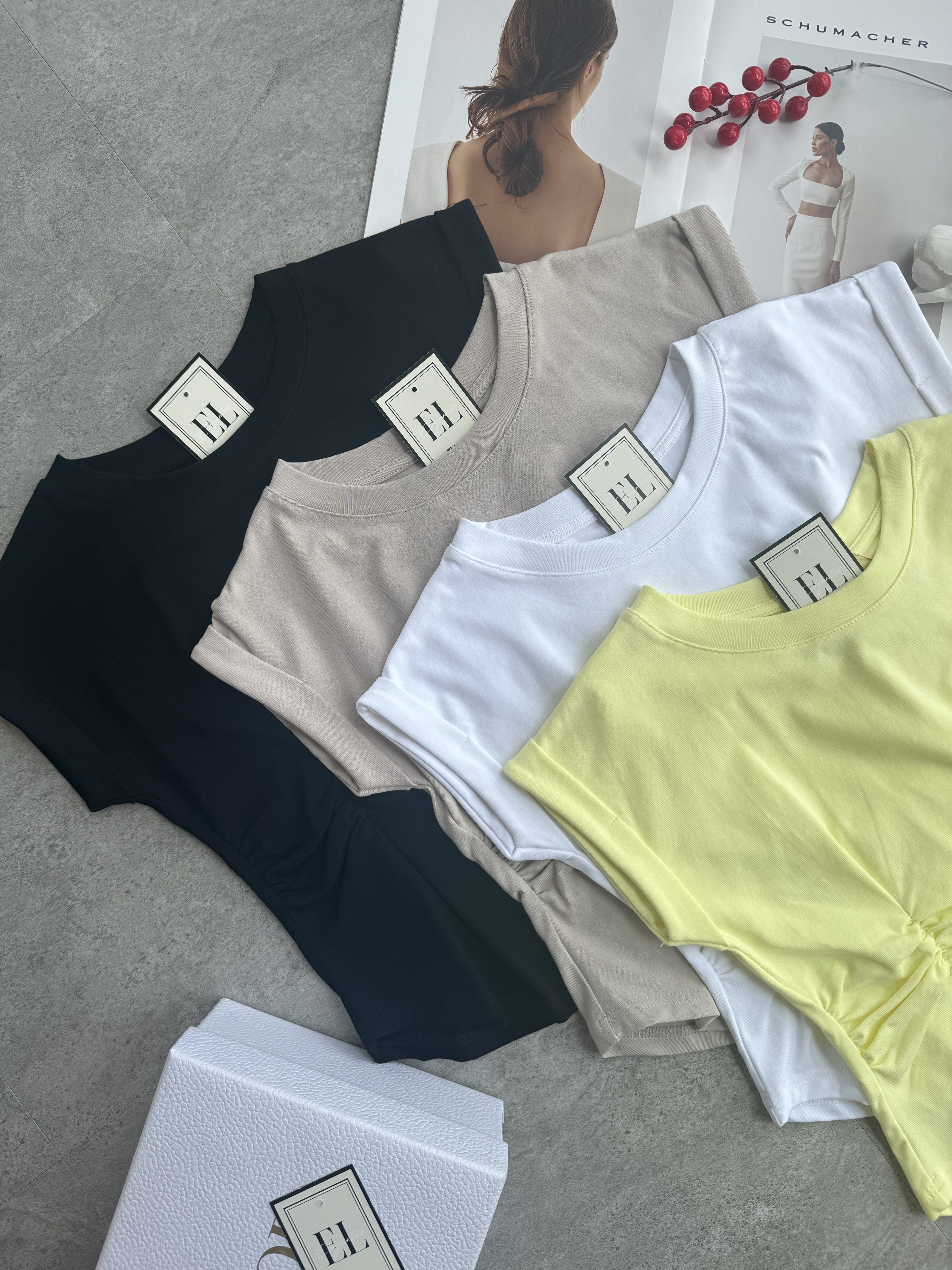 卷袖圆领前腰抽绳设计上衣