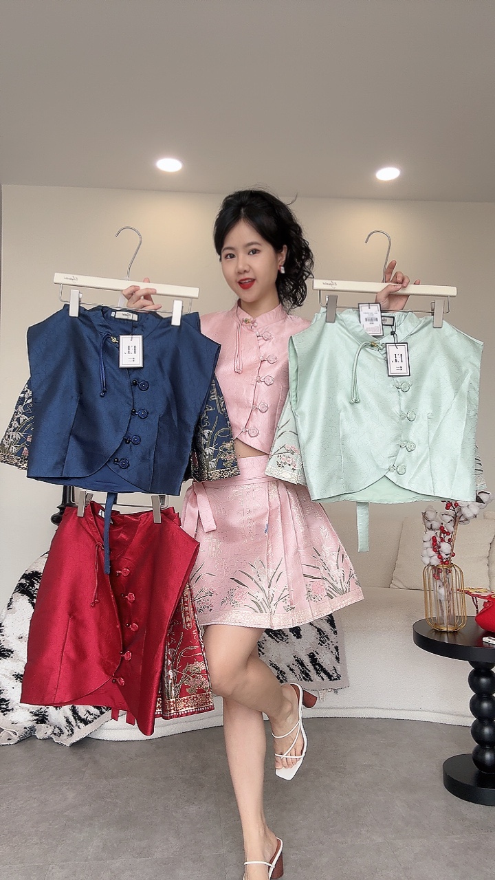 《情侣》 短版马面裙套装