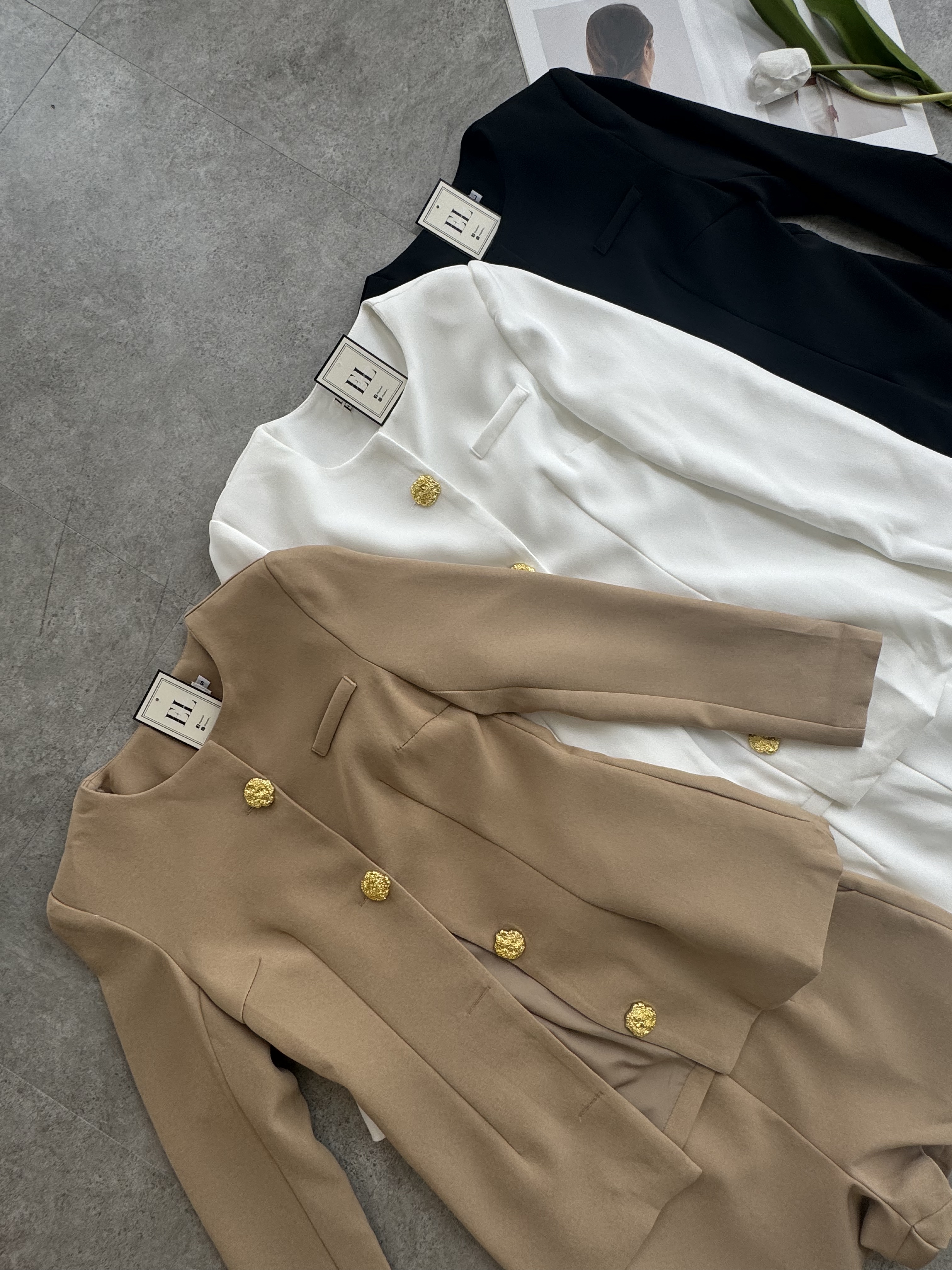  复古大金扣垫肩外套短裤套装