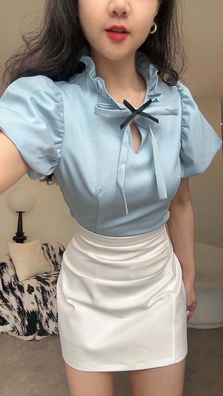 公主袖黑蝴蝶结Top