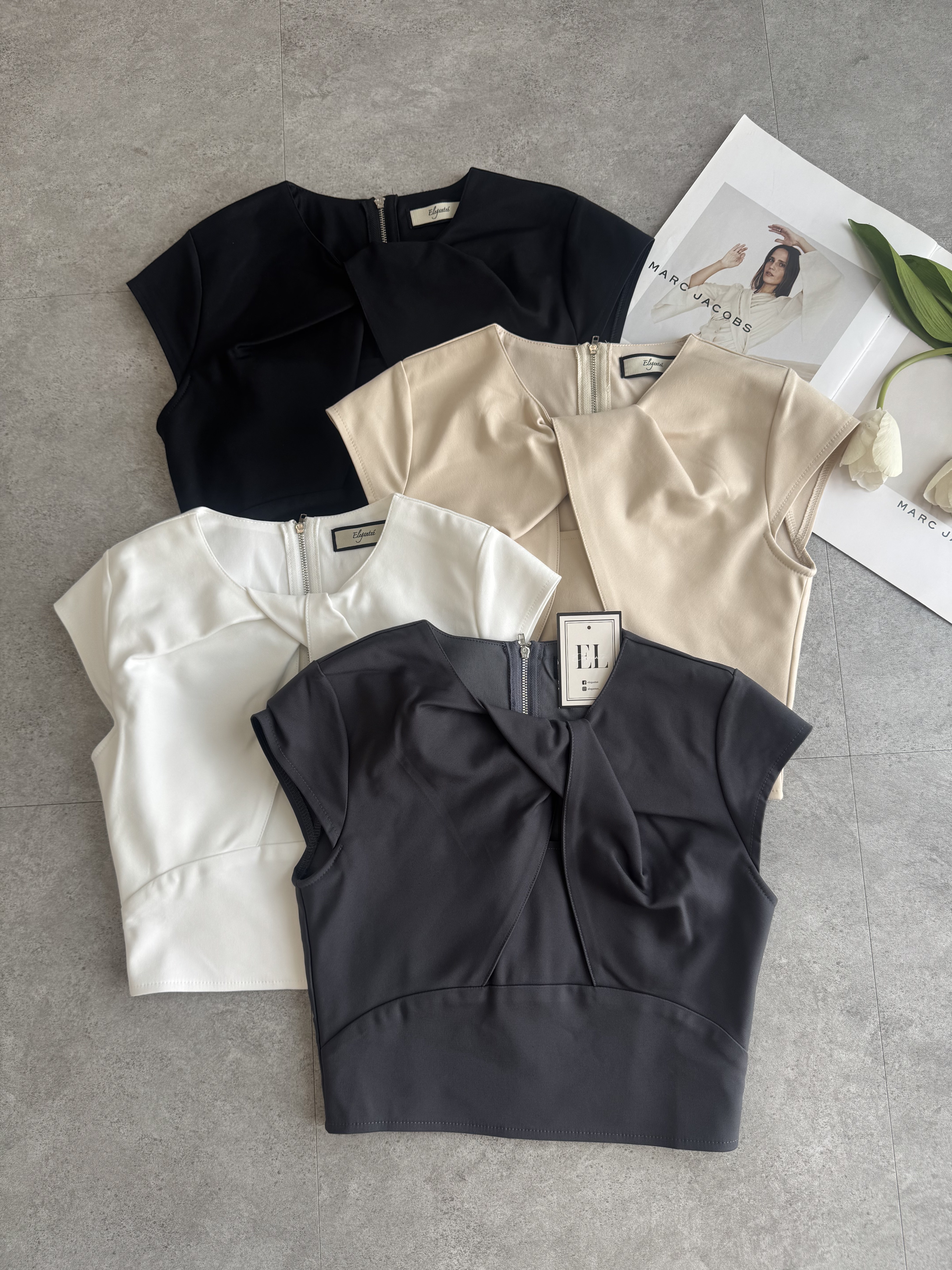 哑面半袖卷领Top