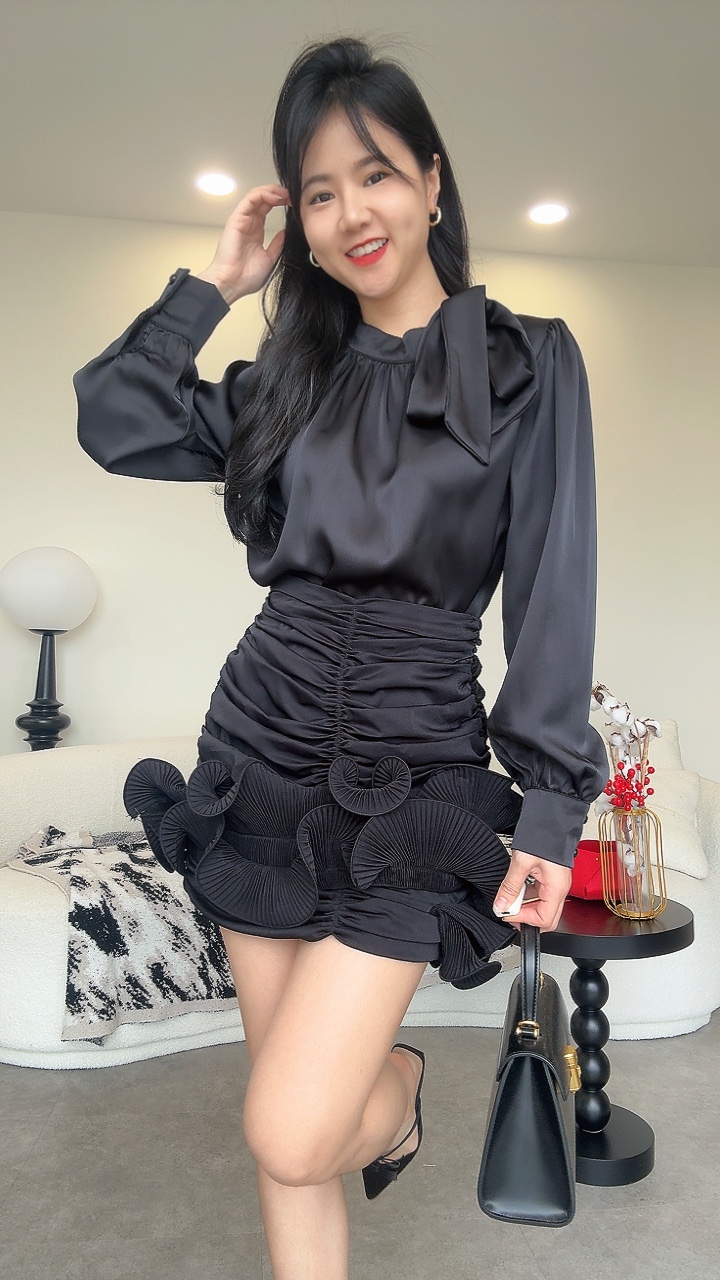 大荷花皱褶设计感十足短裙