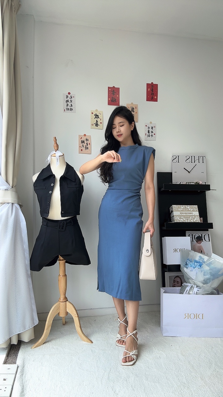 垫肩收腰连身裙