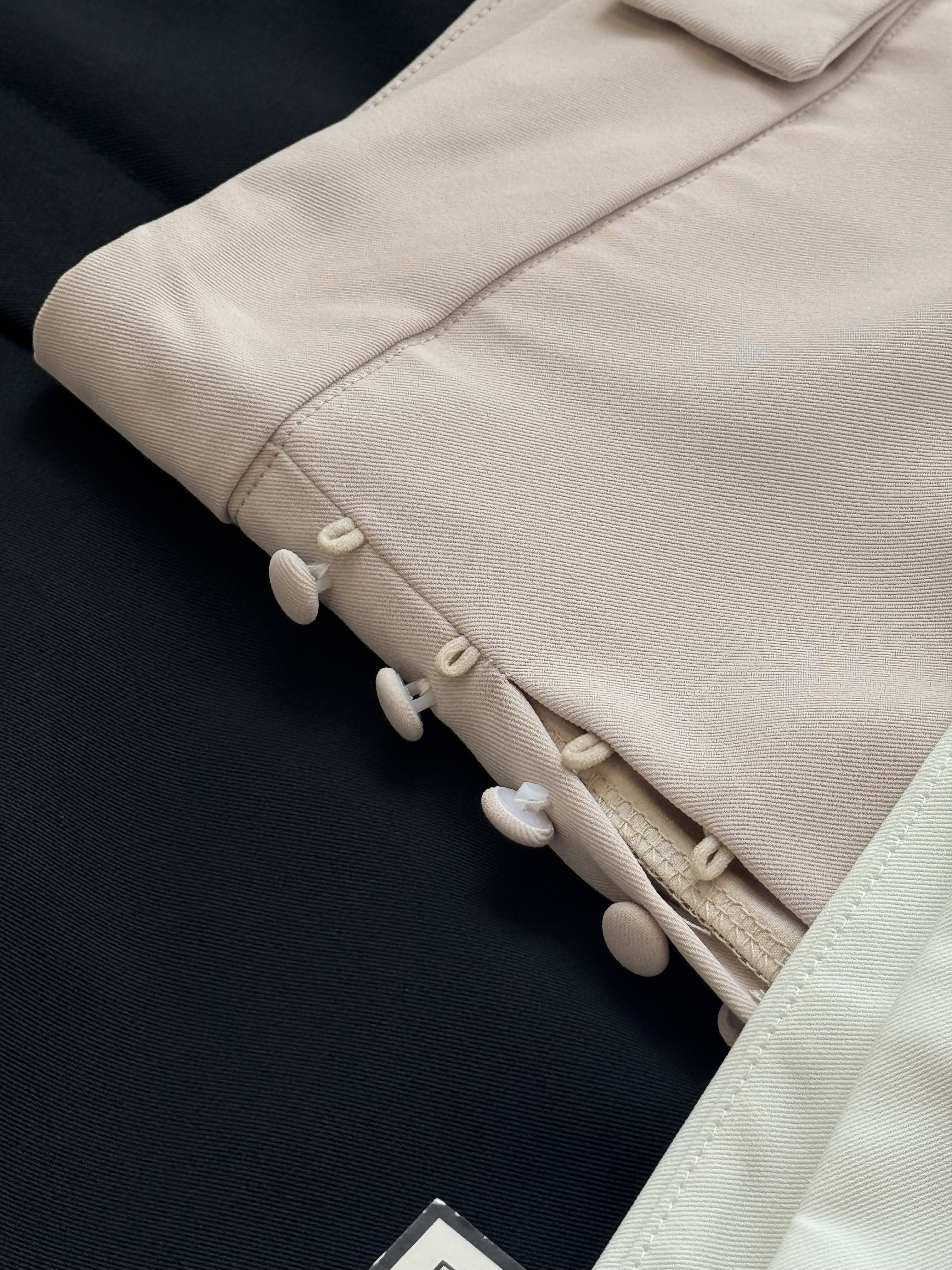 侧边百褶设计高腰阔腿裤